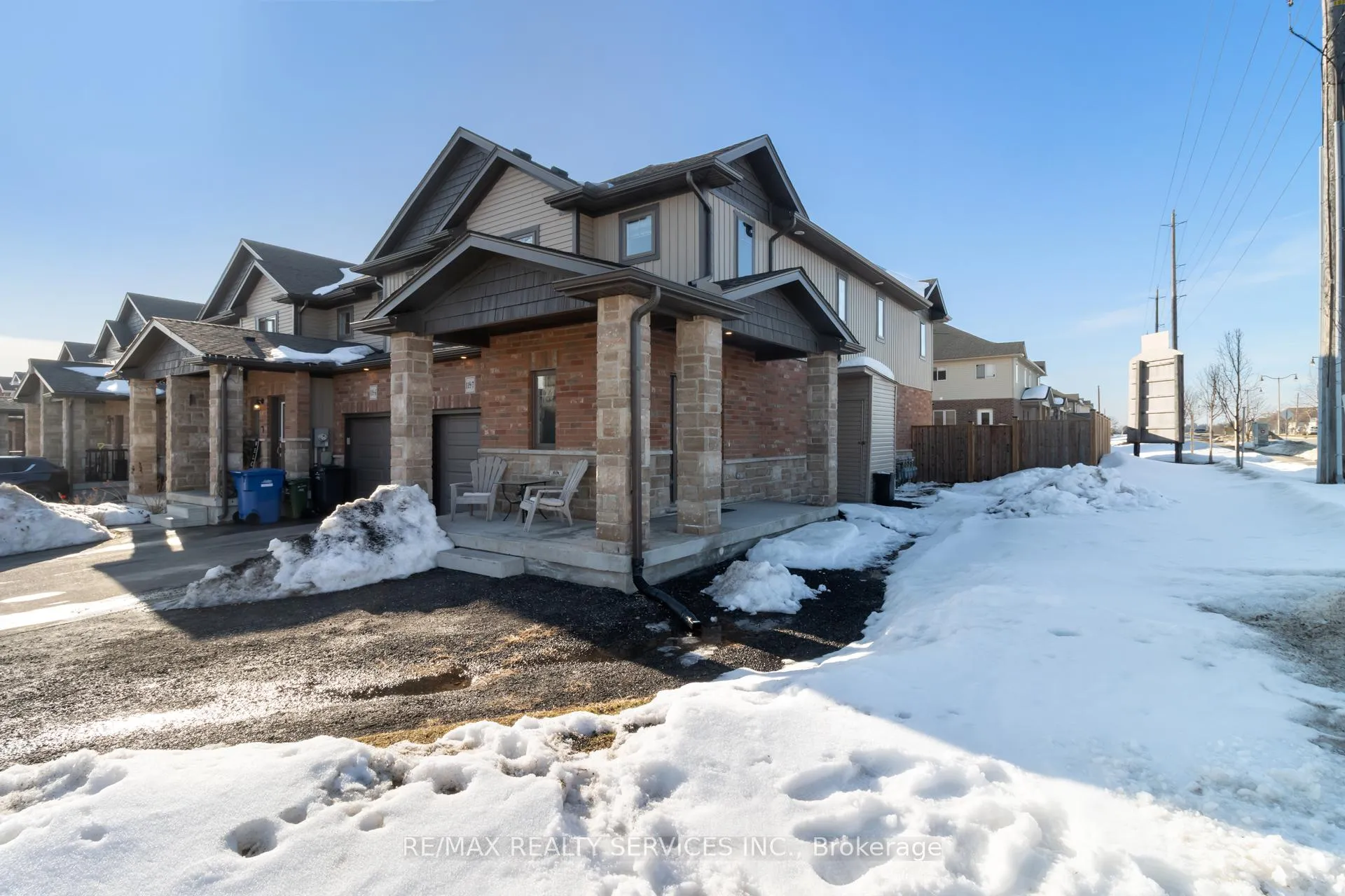 Photo 2 of Unit 7, 118 Simmonds Drive, Guelph, Victoria North — HOMEH