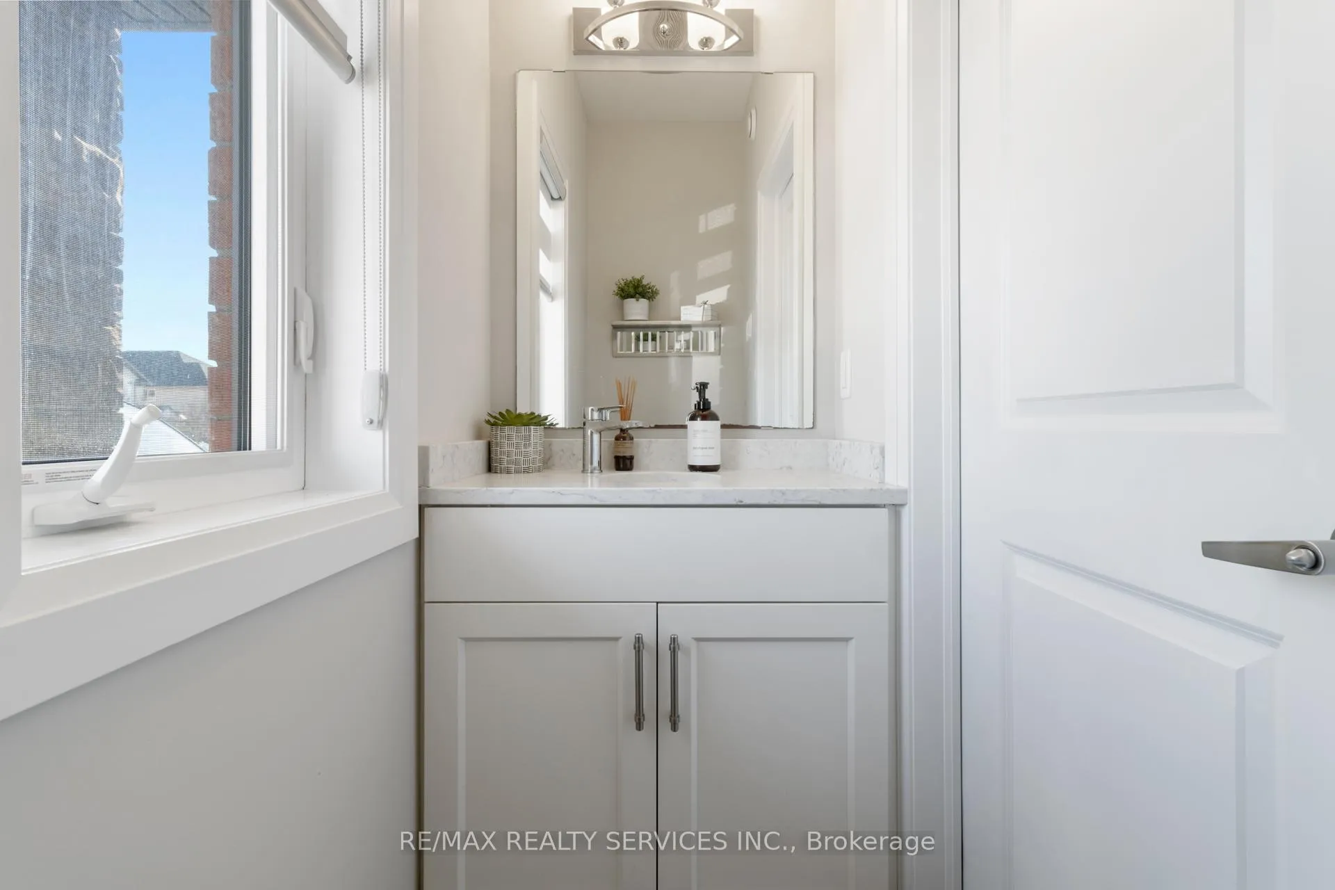 Photo 8 of Unit 7, 118 Simmonds Drive, Guelph, Victoria North — HOMEH