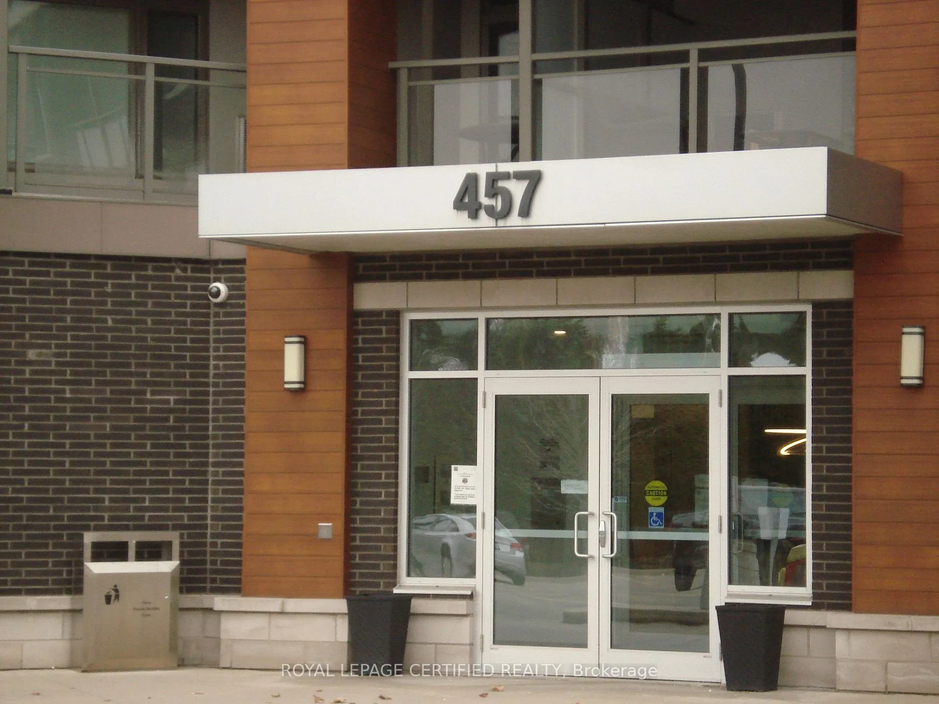 Photo 3 of Unit 402, 457 Plains Rd E, Burlington, LaSalle — HOMEH