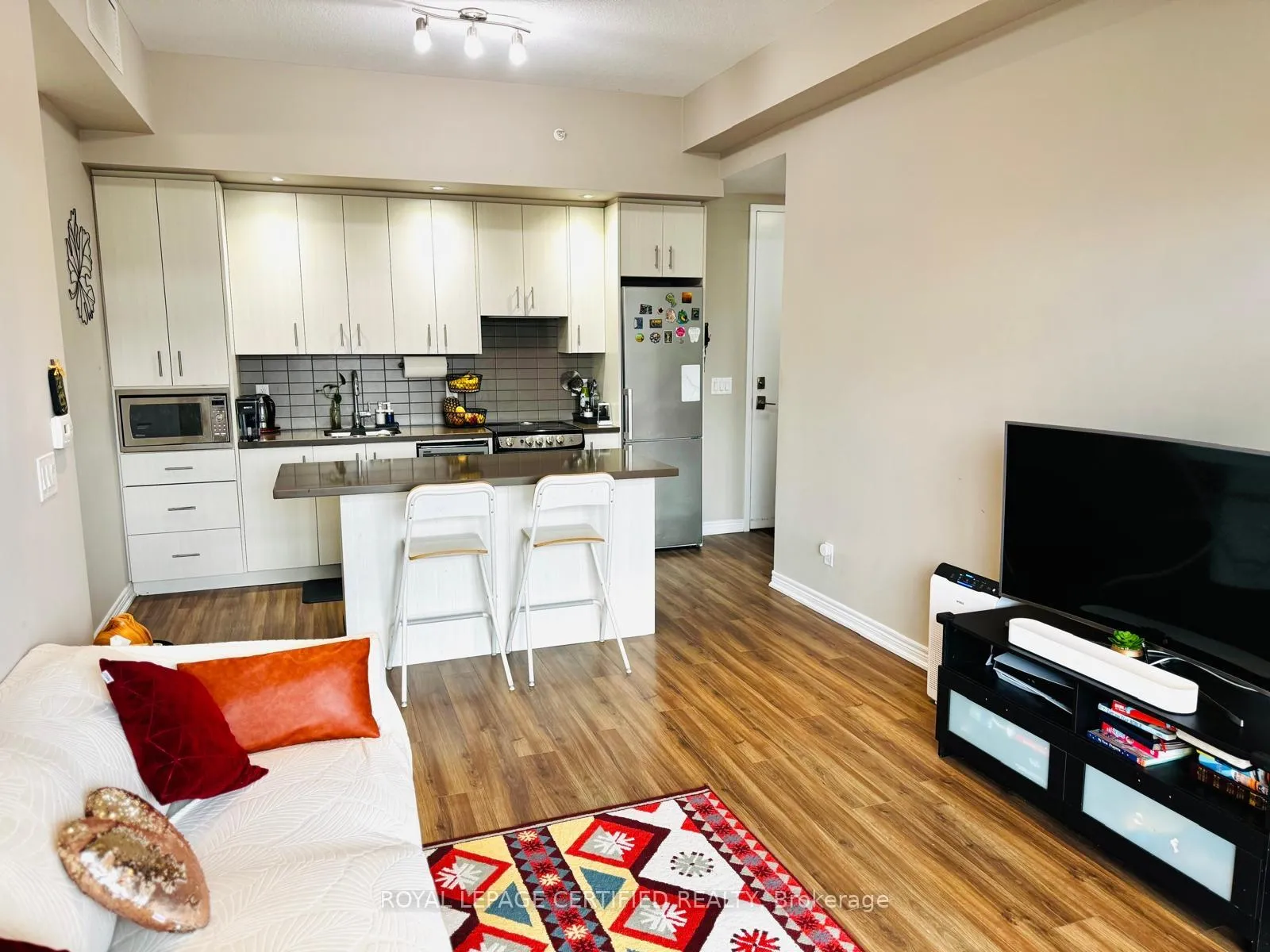 Photo 6 of Unit 402, 457 Plains Rd E, Burlington, LaSalle — HOMEH