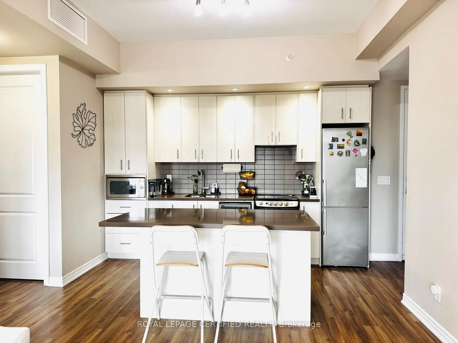 Photo 7 of Unit 402, 457 Plains Rd E, Burlington, LaSalle — HOMEH