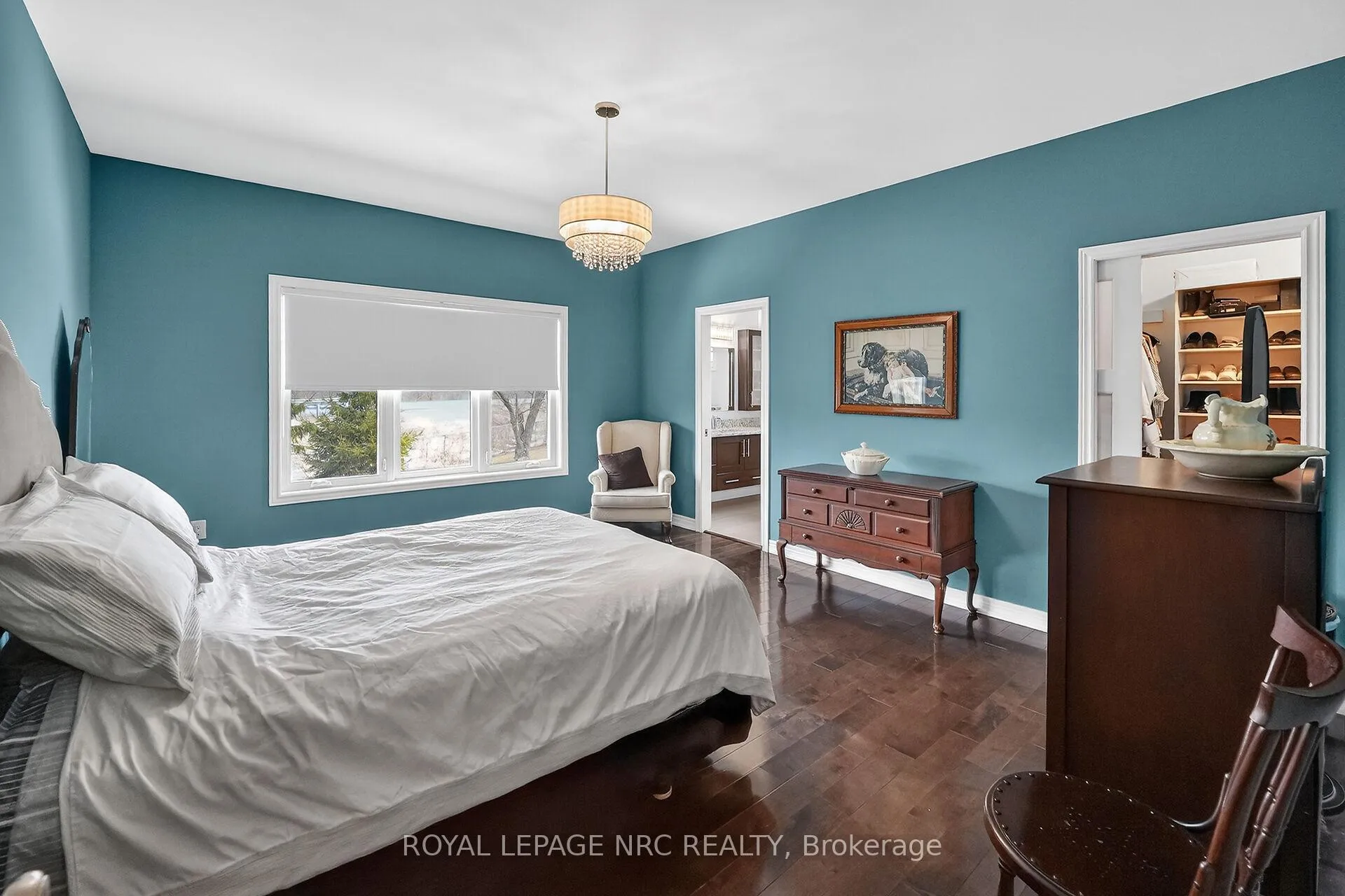 Photo 8 of 166 Michelle Court, Welland, Broadway — HOMEH