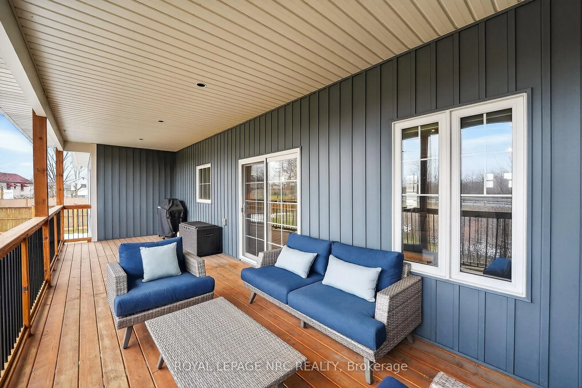 Photo 13 of 166 Michelle Court, Welland, Broadway — HOMEH
