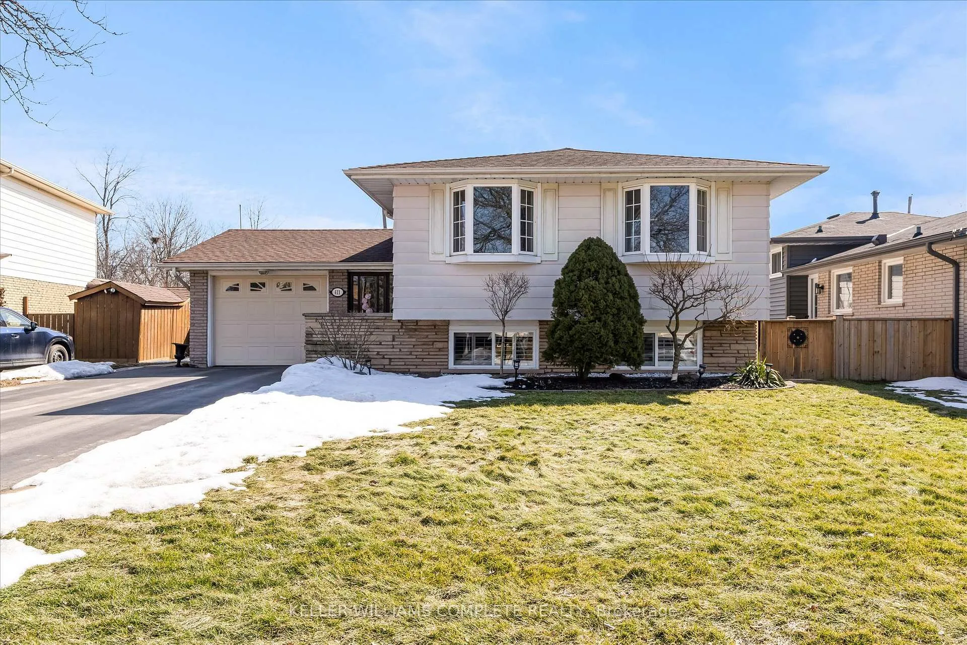 Photo 1 of 411 Bryant Crescent, Burlington, Appleby — HOMEH