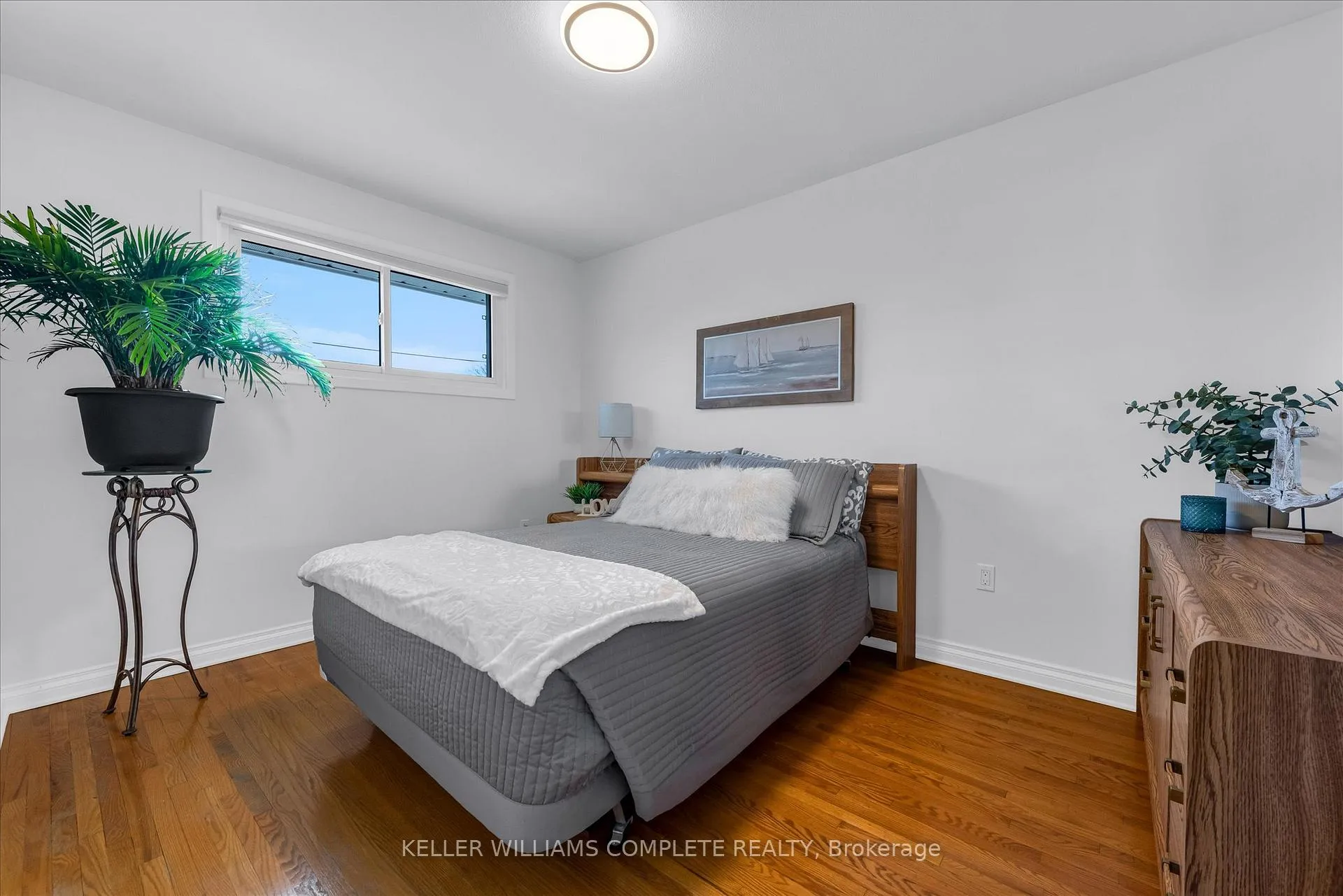 Photo 15 of 411 Bryant Crescent, Burlington, Appleby — HOMEH