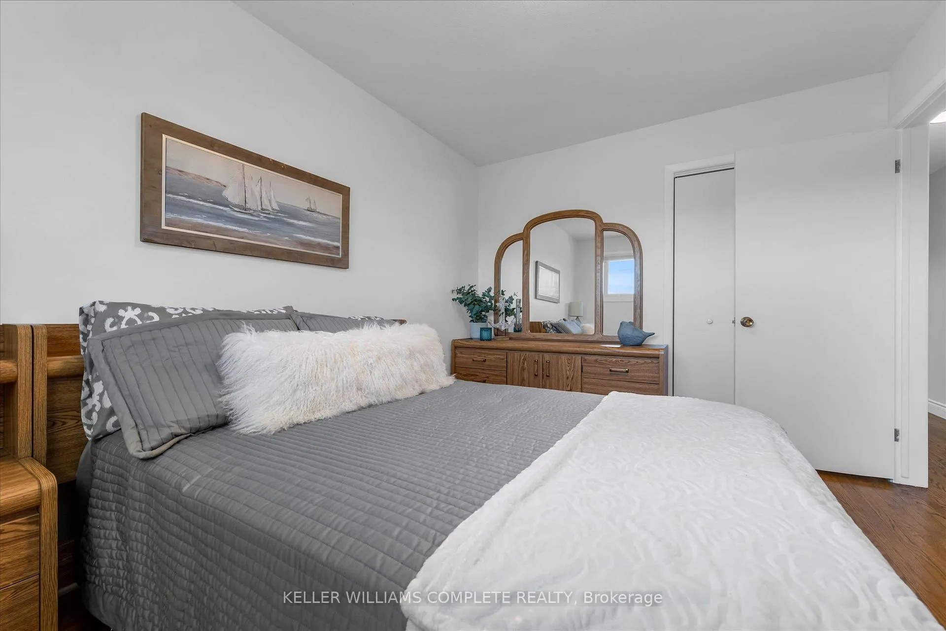 Photo 16 of 411 Bryant Crescent, Burlington, Appleby — HOMEH