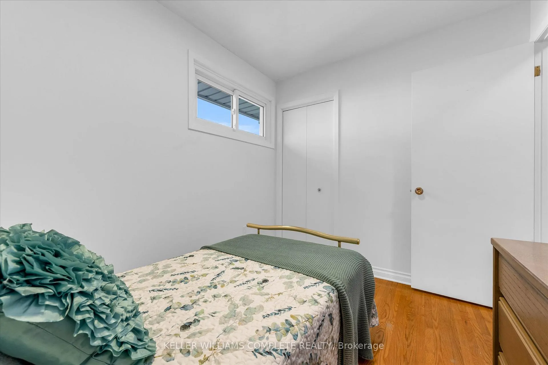 Photo 20 of 411 Bryant Crescent, Burlington, Appleby — HOMEH