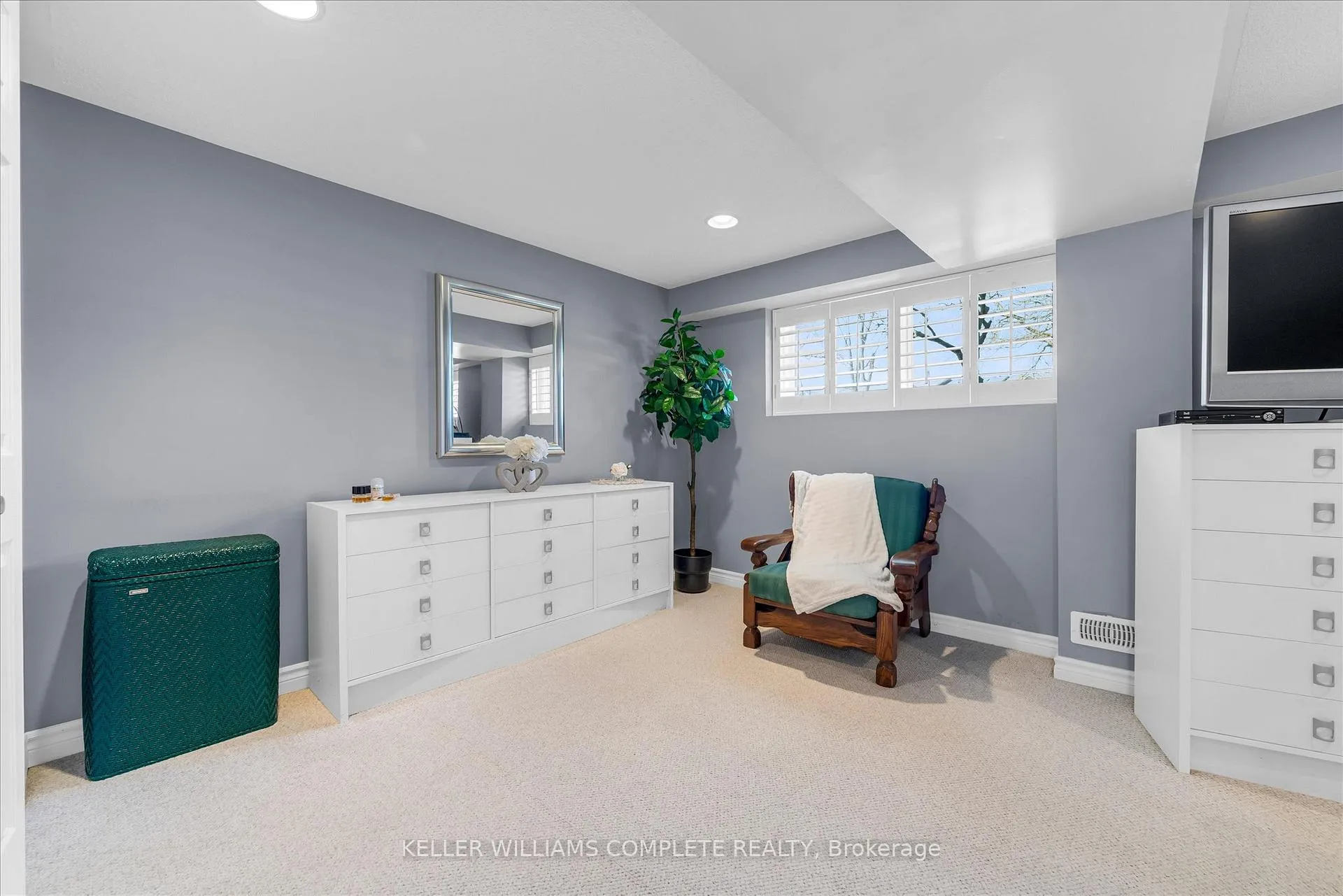 Photo 26 of 411 Bryant Crescent, Burlington, Appleby — HOMEH