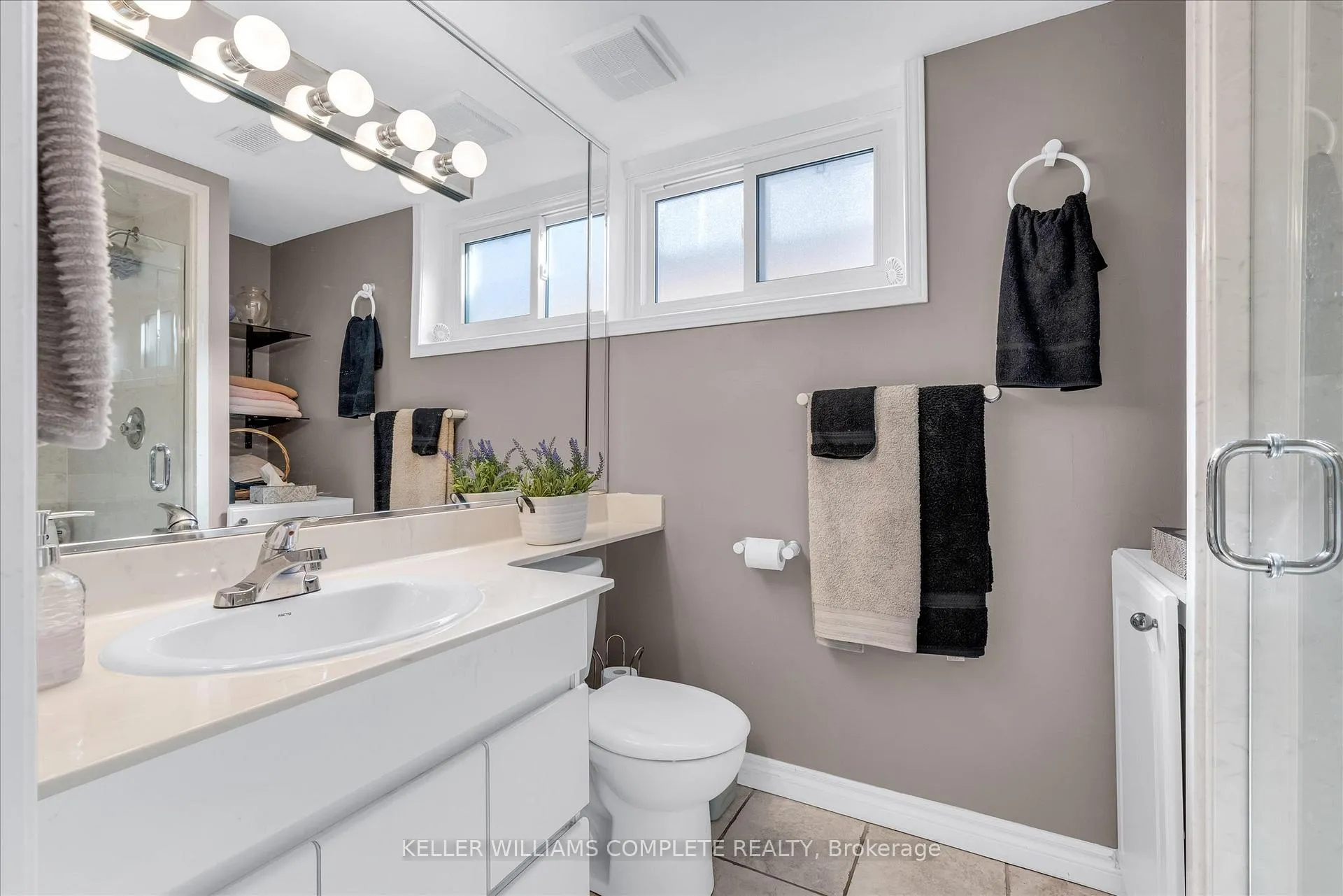 Photo 28 of 411 Bryant Crescent, Burlington, Appleby — HOMEH