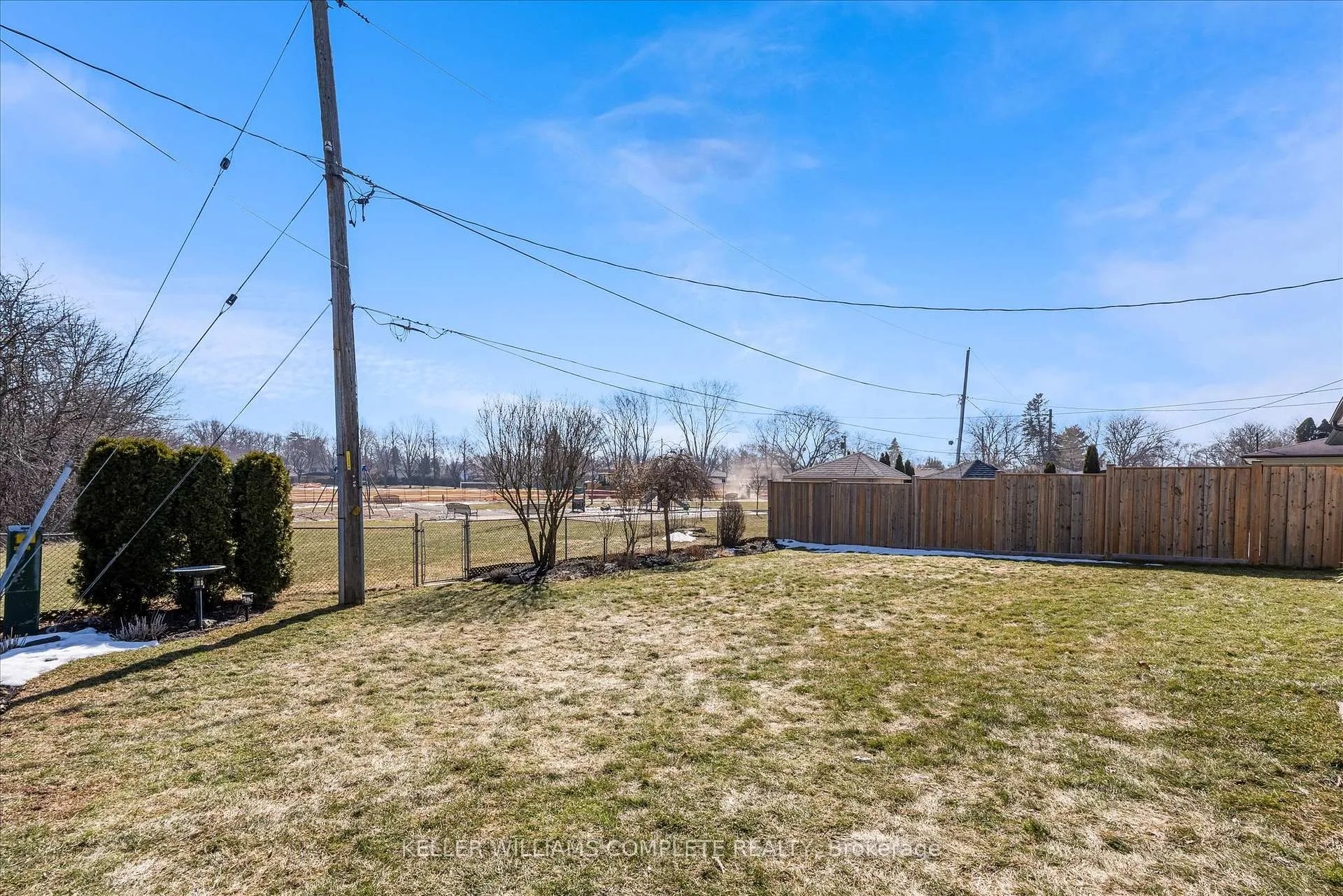 Photo 35 of 411 Bryant Crescent, Burlington, Appleby — HOMEH