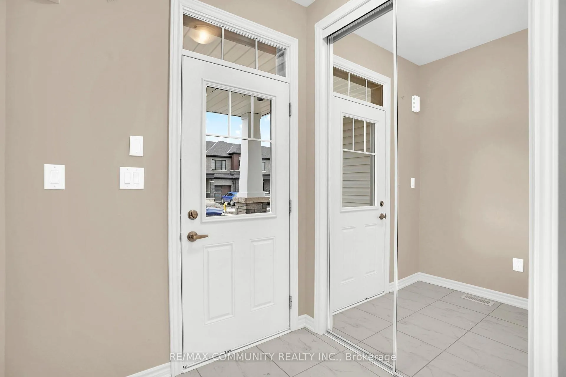 Photo 2 of 42 Sun Haven Lane, Thorold, Rolling Meadows — HOMEH