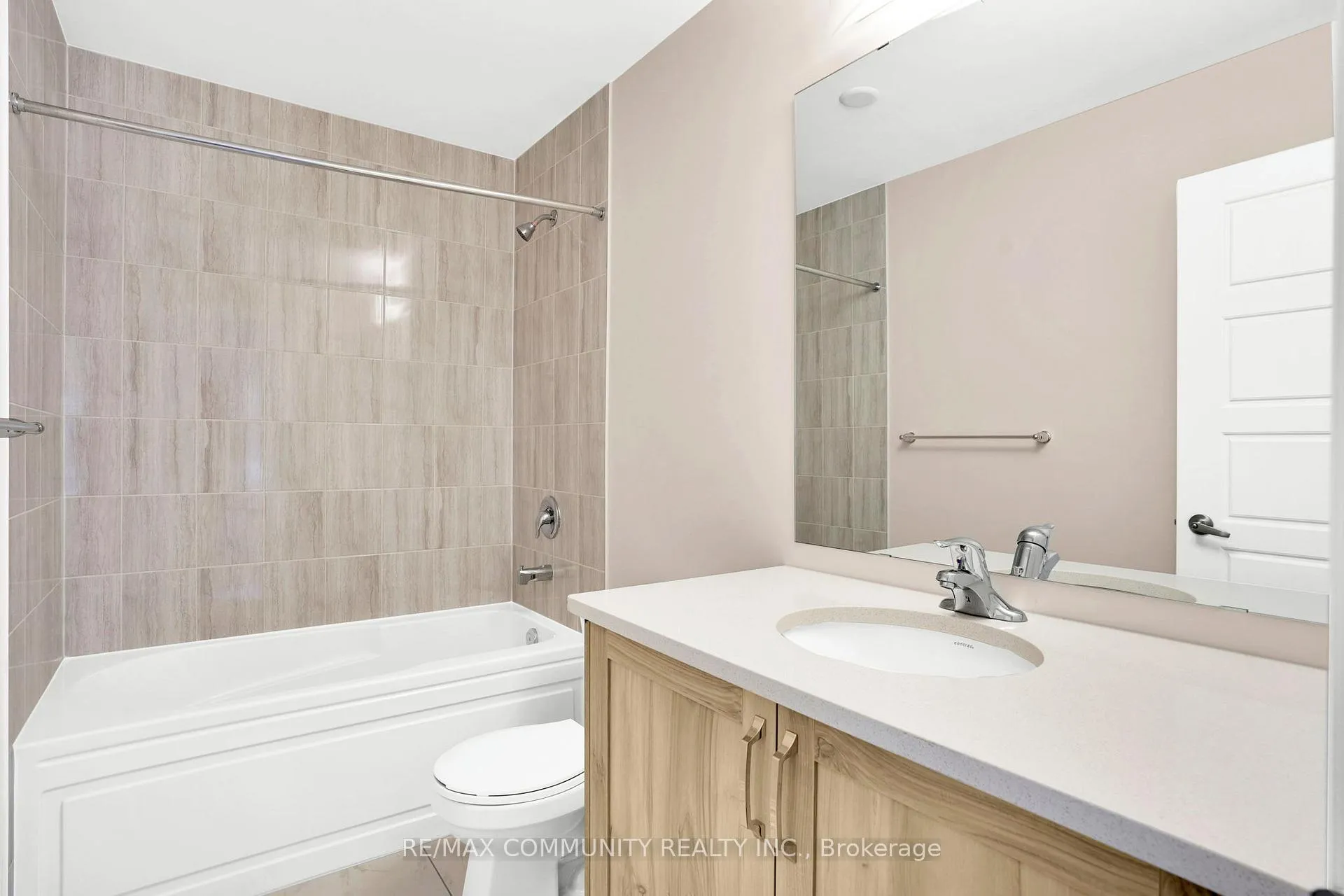 Photo 10 of 42 Sun Haven Lane, Thorold, Rolling Meadows — HOMEH