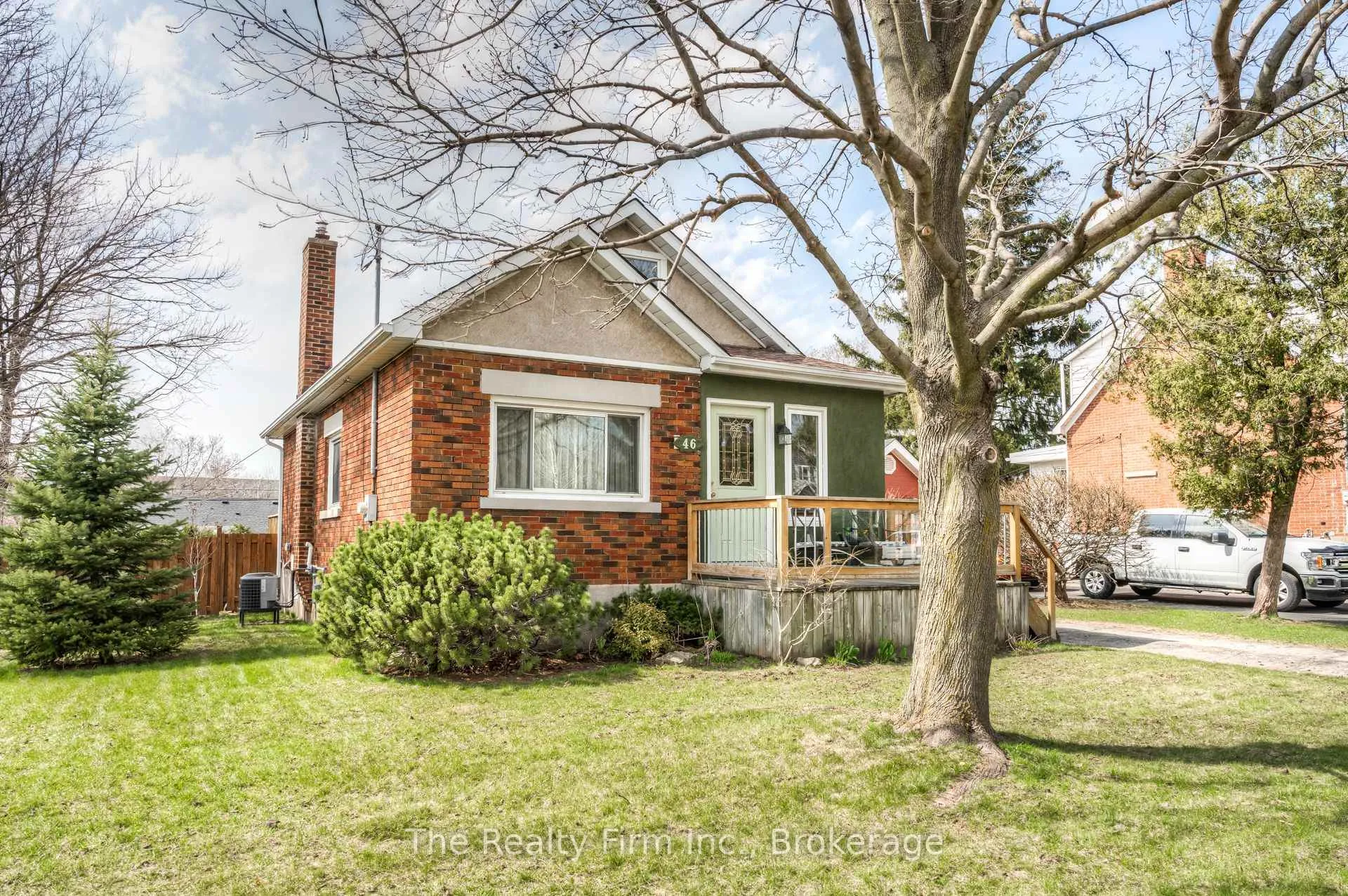Photo 1 of 46 2 Avenue, Kitchener — HOMEH