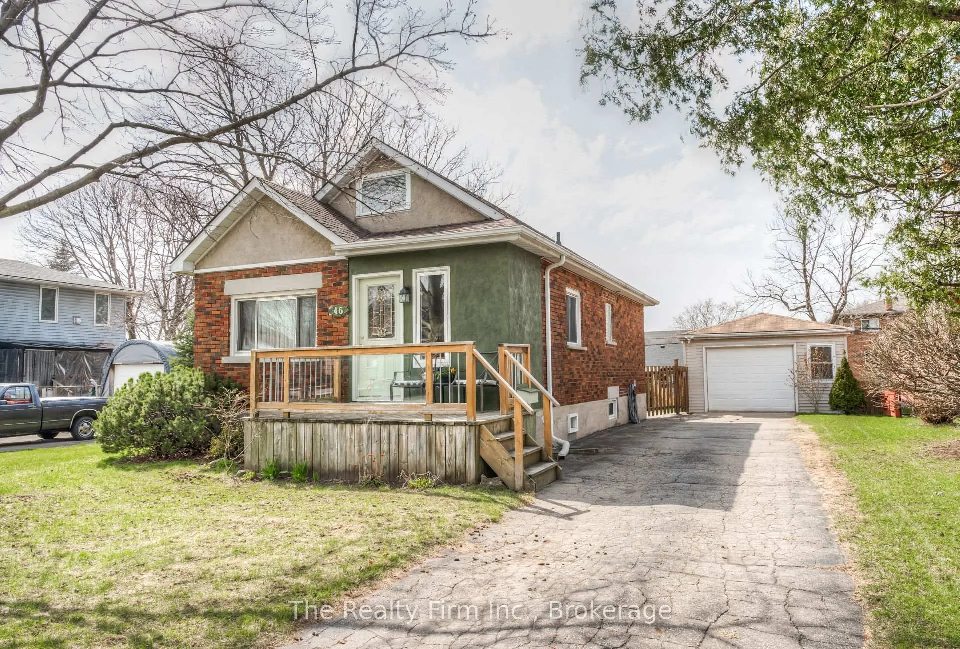 Photo 2 of 46 2 Avenue, Kitchener — HOMEH