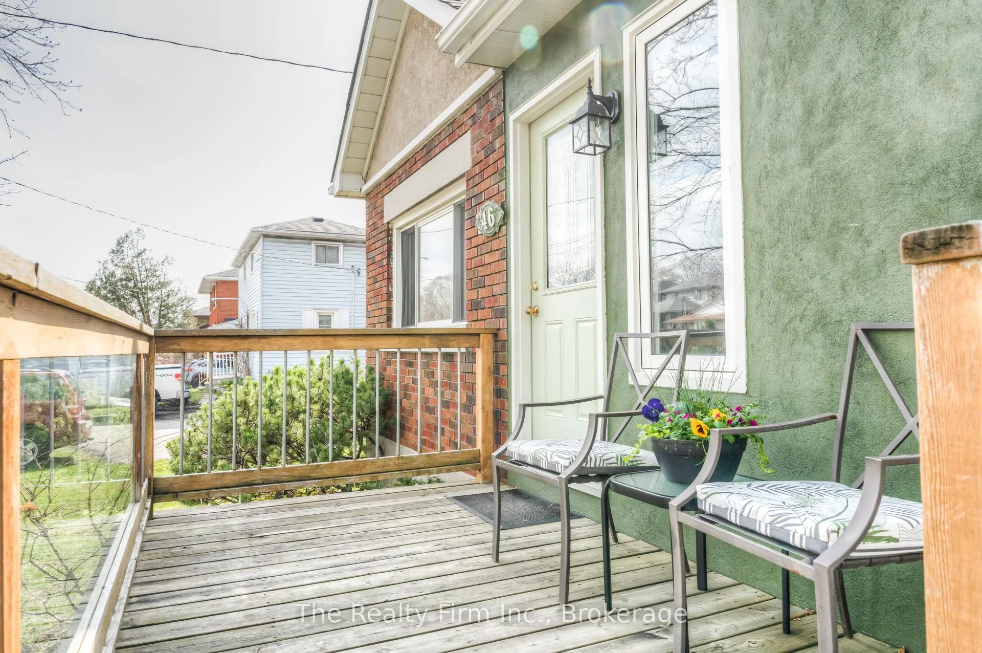 Photo 5 of 46 2 Avenue, Kitchener — HOMEH
