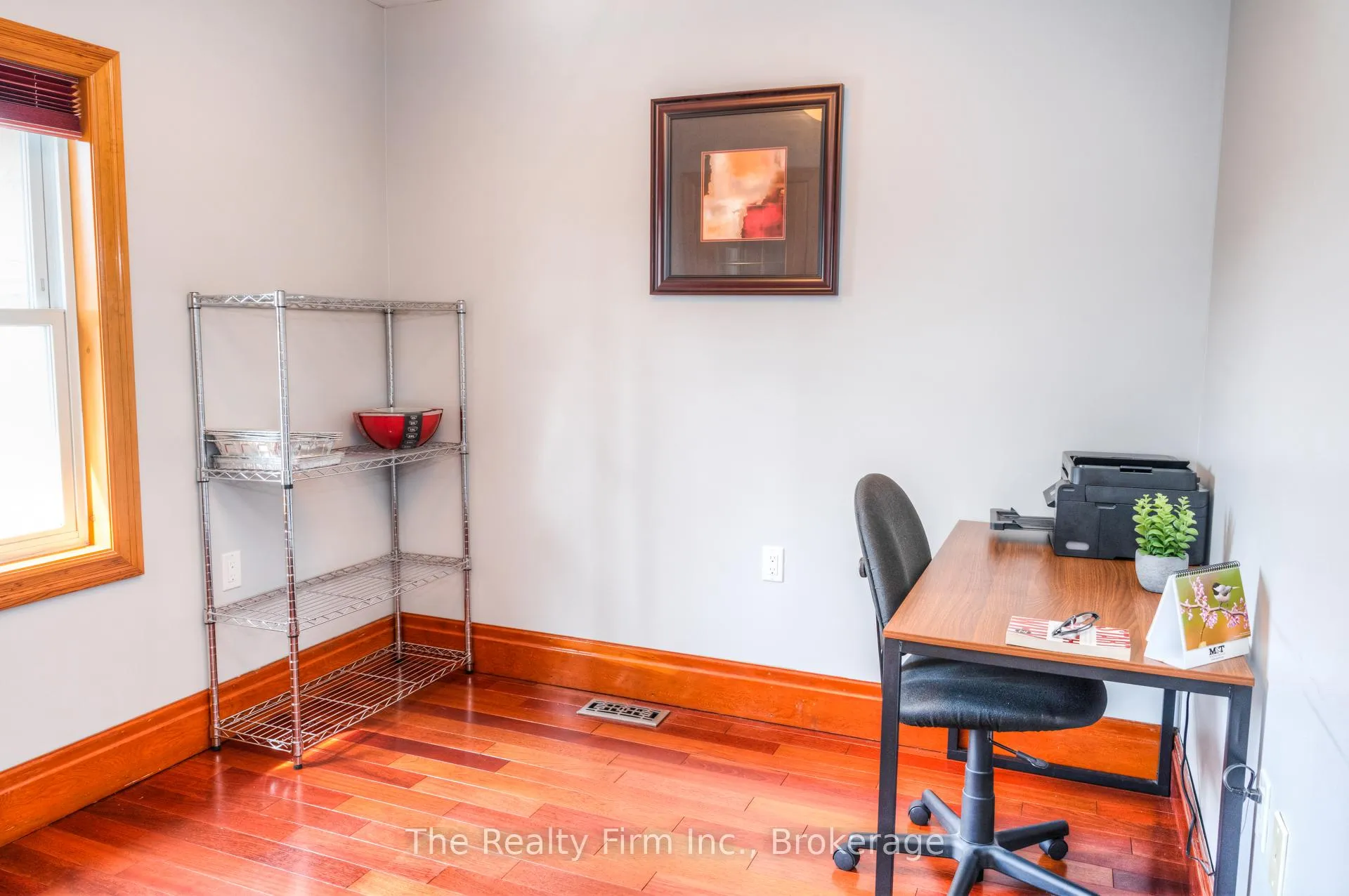 Photo 20 of 46 2 Avenue, Kitchener — HOMEH