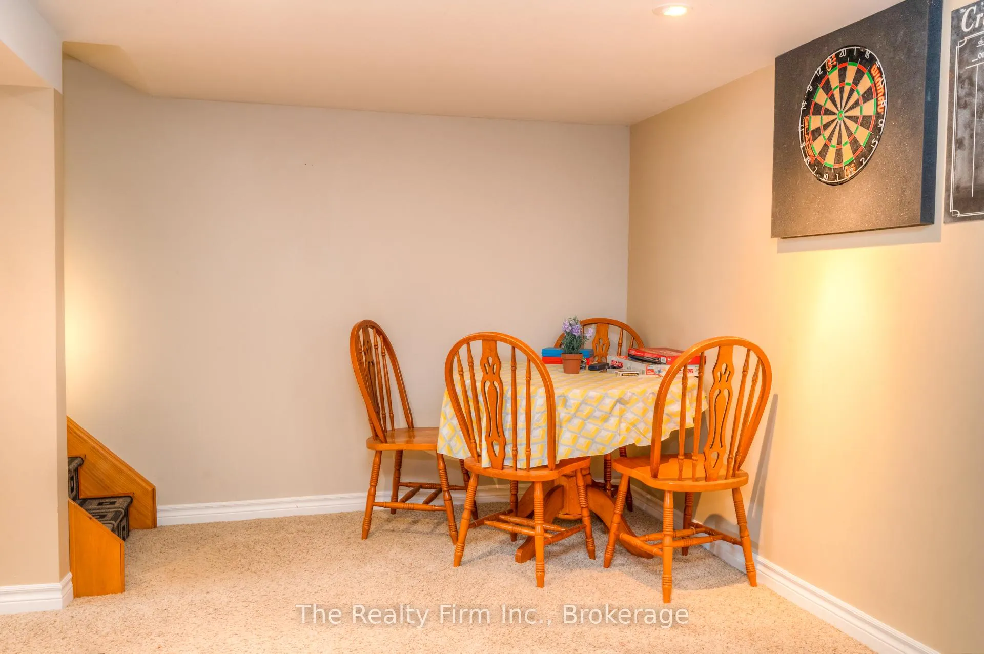 Photo 21 of 46 2 Avenue, Kitchener — HOMEH