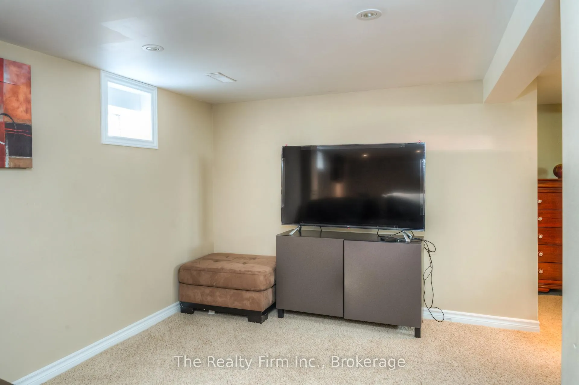 Photo 23 of 46 2 Avenue, Kitchener — HOMEH