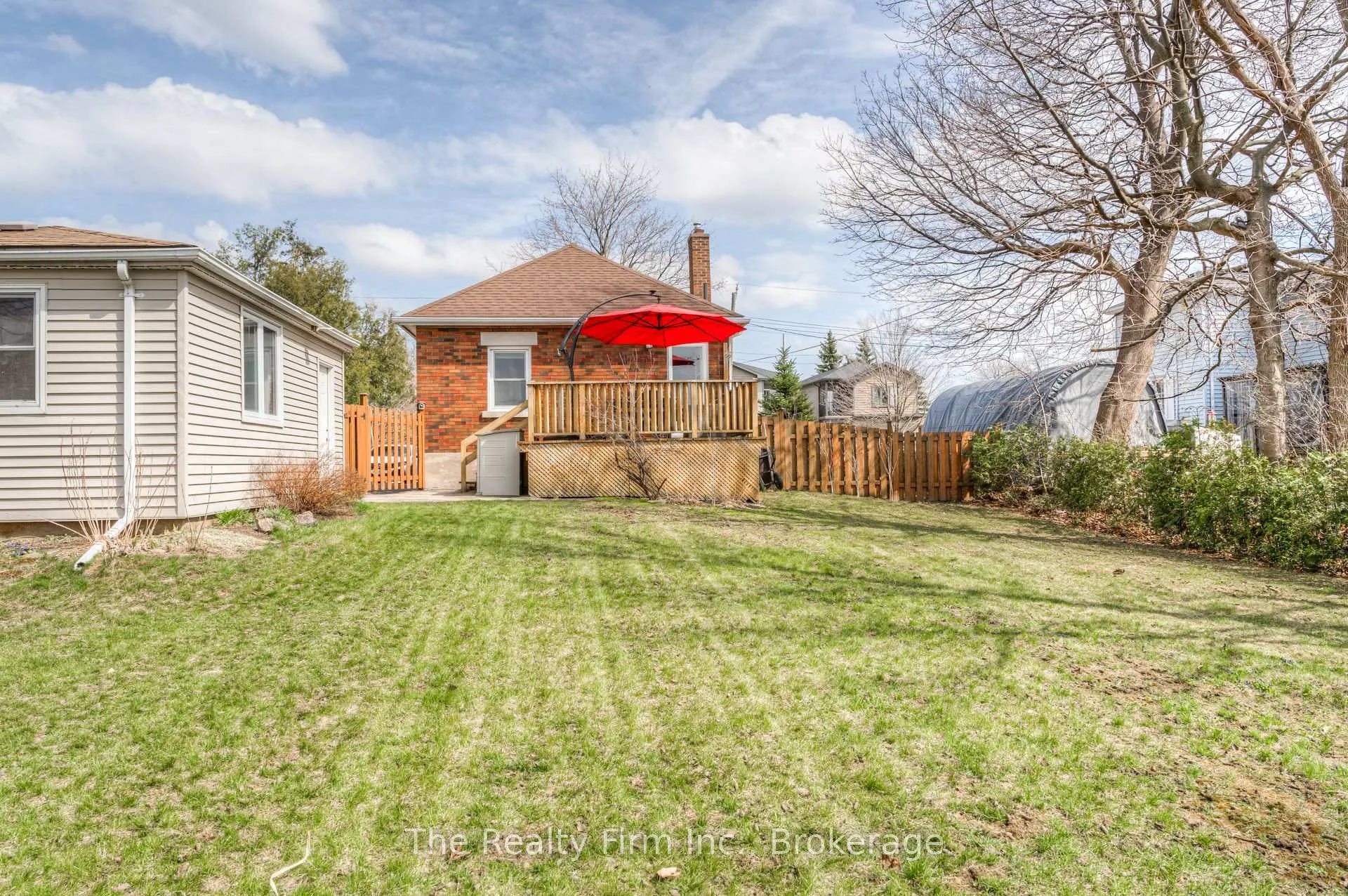 Photo 32 of 46 2 Avenue, Kitchener — HOMEH