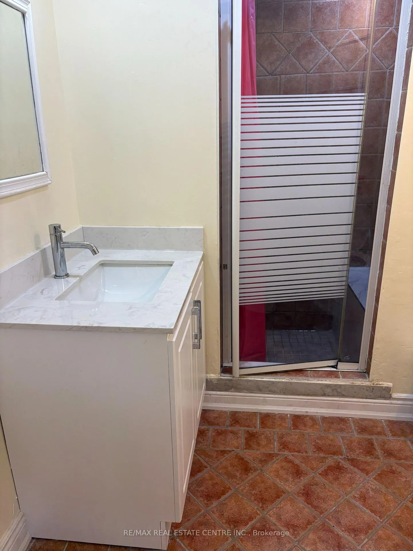 Photo 6 of Unit Basement, 27 Fairlight Street, Brampton, Heart Lake West — HOMEH