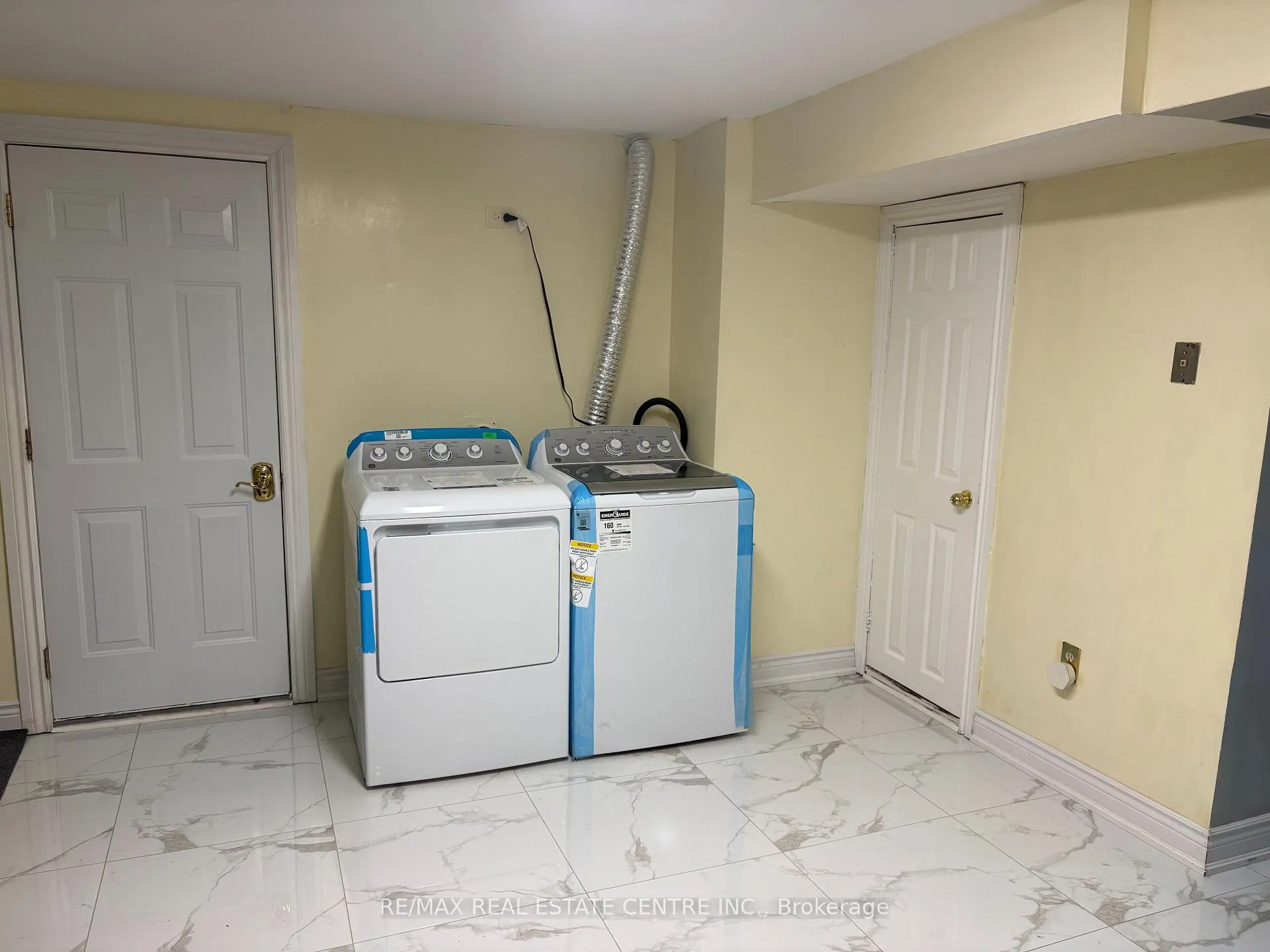 Photo 11 of Unit Basement, 27 Fairlight Street, Brampton, Heart Lake West — HOMEH