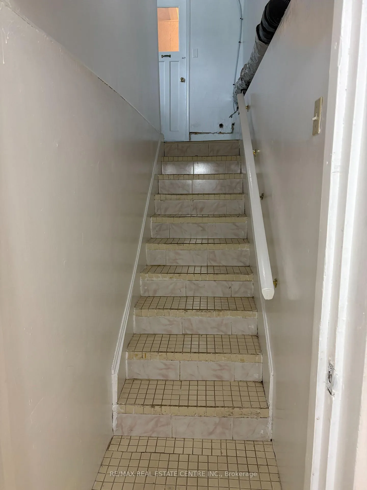 Photo 14 of Unit Basement, 27 Fairlight Street, Brampton, Heart Lake West — HOMEH