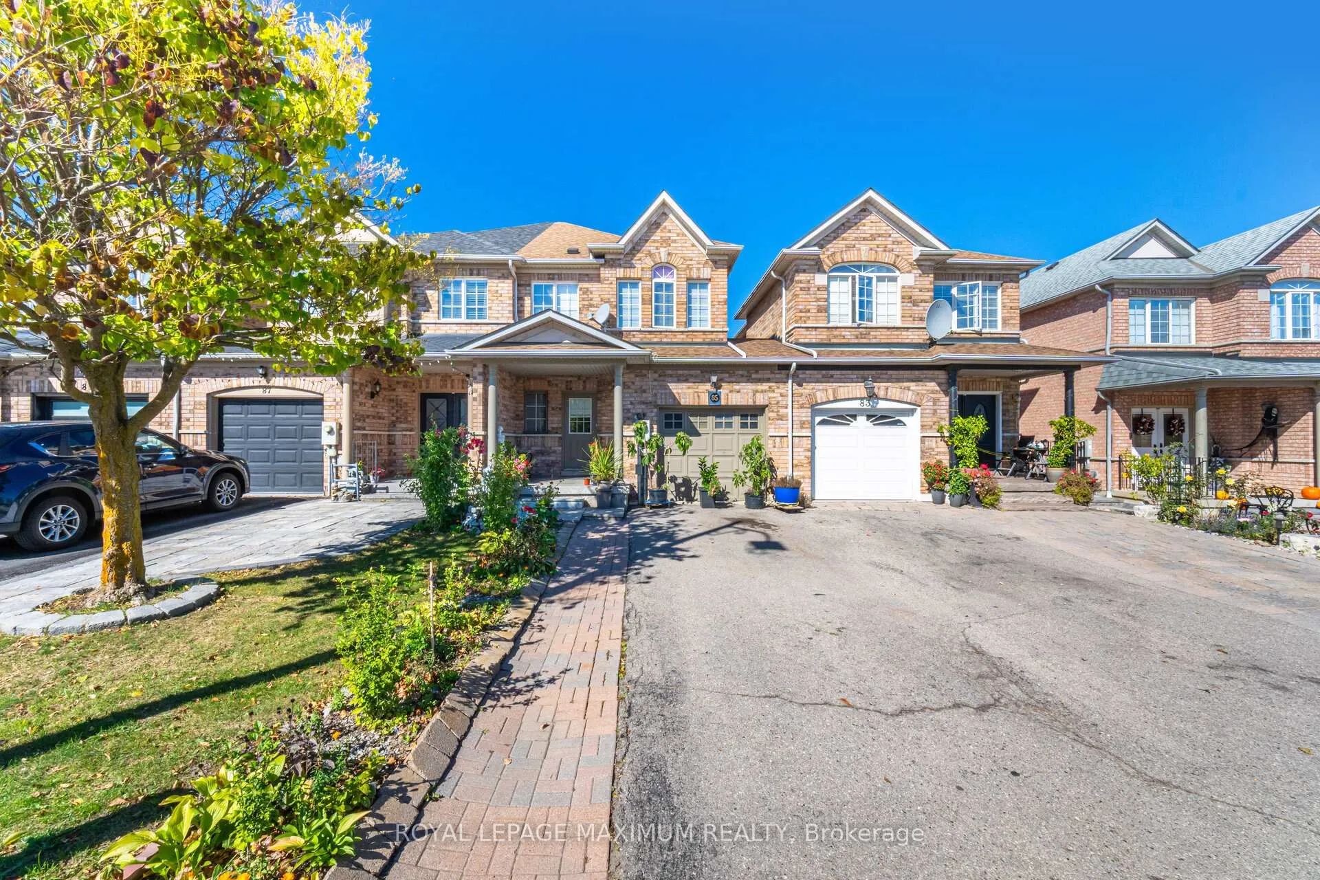 Photo 3 of 85 Ronan Crescent, Vaughan, Sonoma Heights — HOMEH