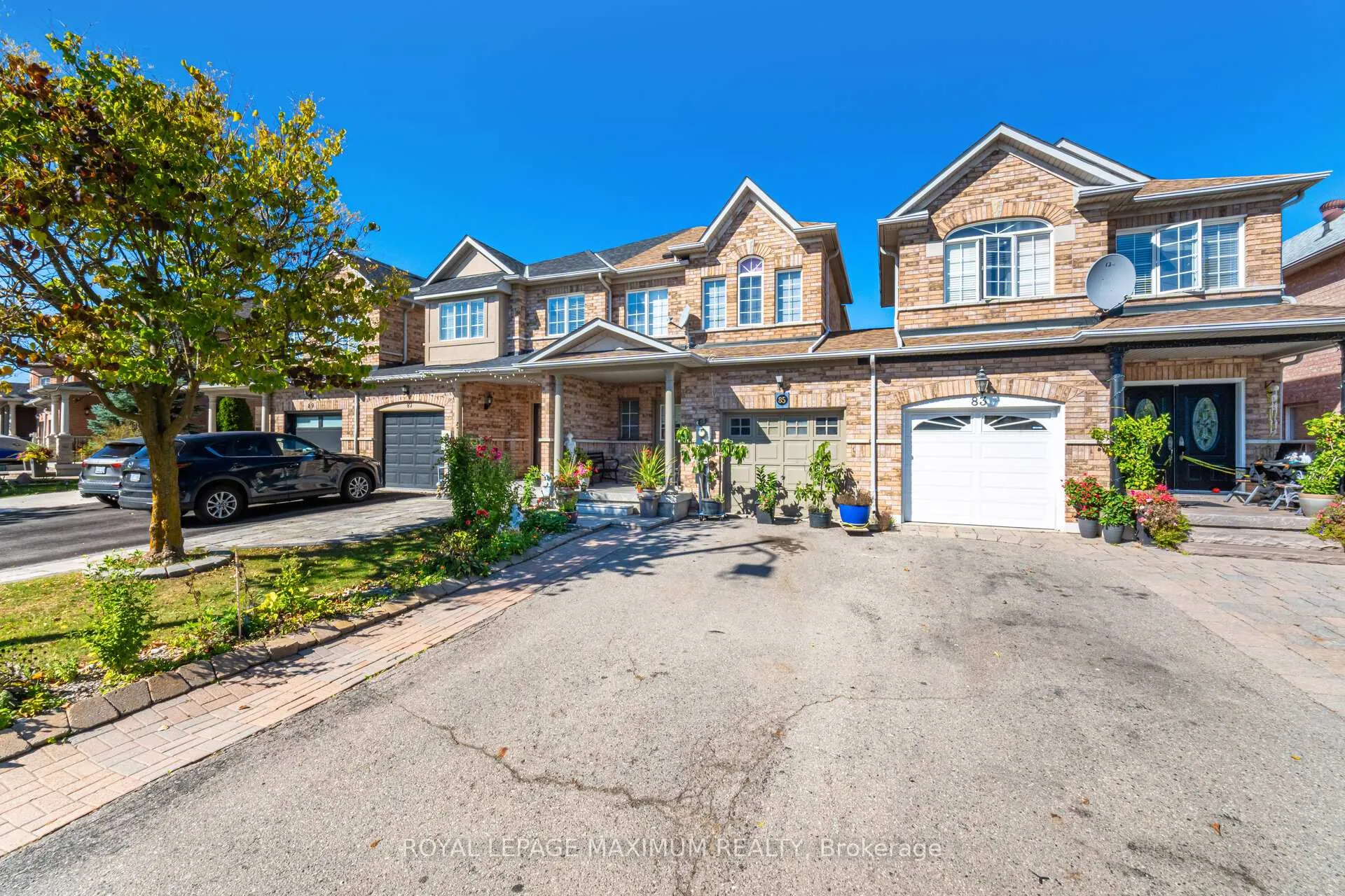 Photo 4 of 85 Ronan Crescent, Vaughan, Sonoma Heights — HOMEH
