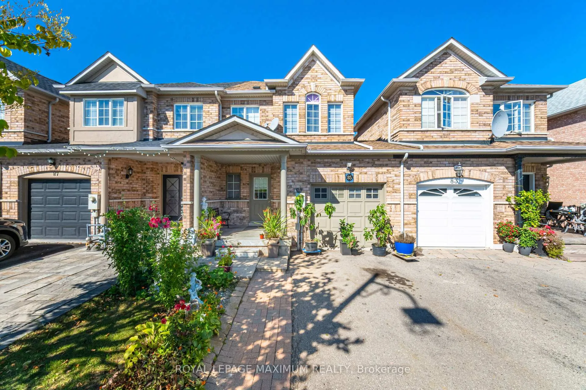 Photo 5 of 85 Ronan Crescent, Vaughan, Sonoma Heights — HOMEH