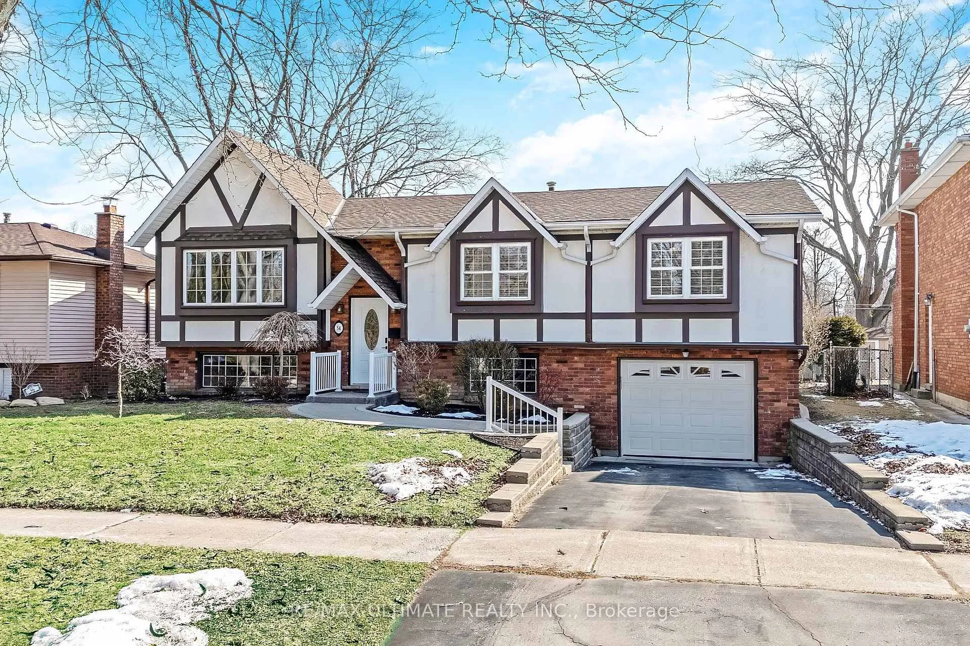 Photo 3 of 54 Debora Drive, Grimsby, Grimsby East — HOMEH