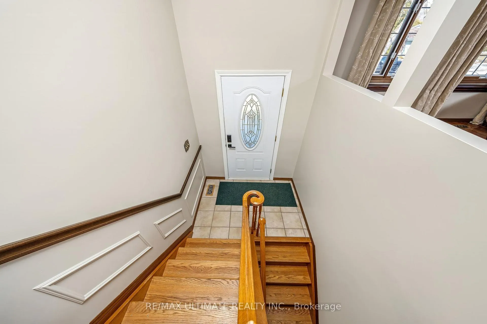 Photo 9 of 54 Debora Drive, Grimsby, Grimsby East — HOMEH