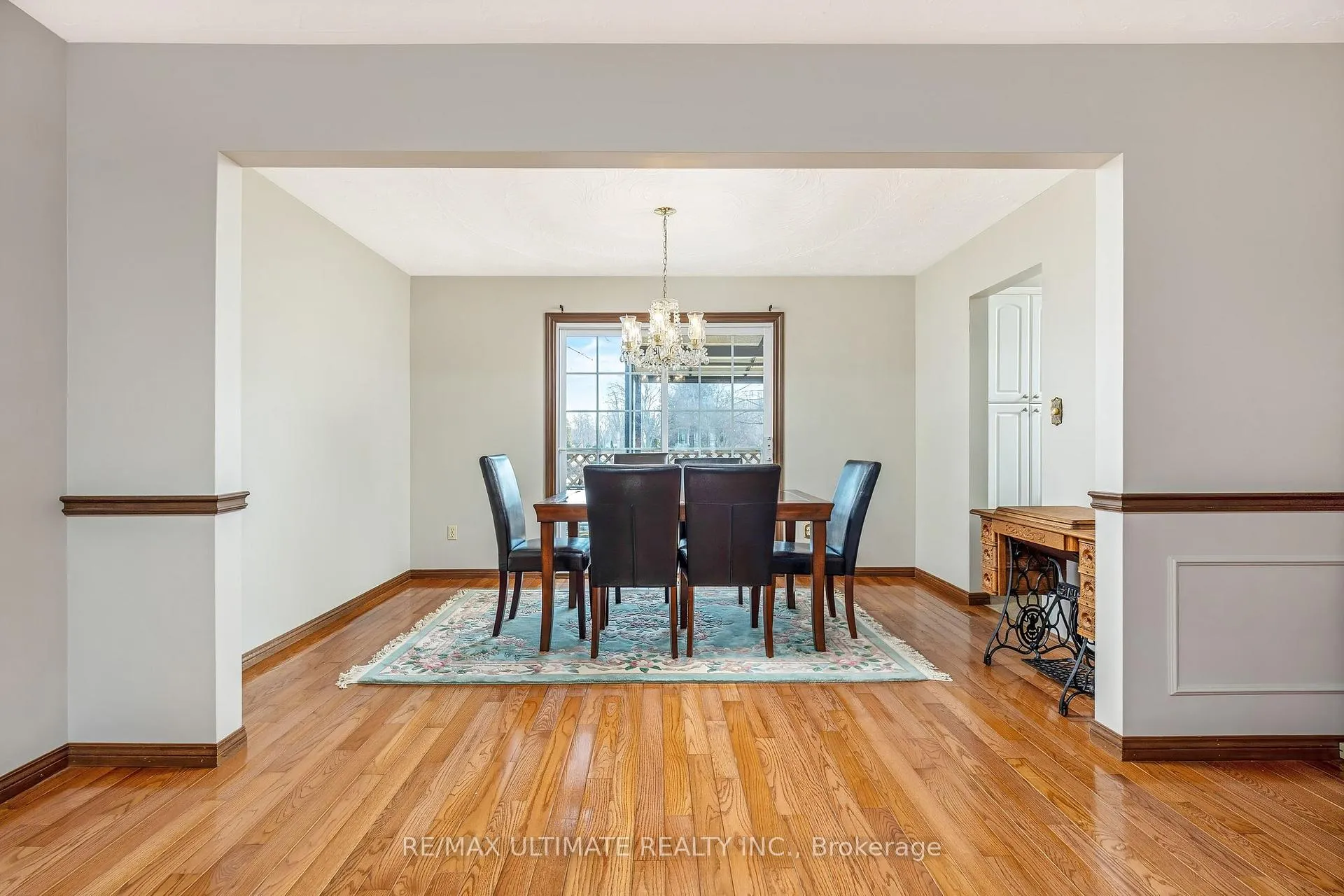 Photo 13 of 54 Debora Drive, Grimsby, Grimsby East — HOMEH