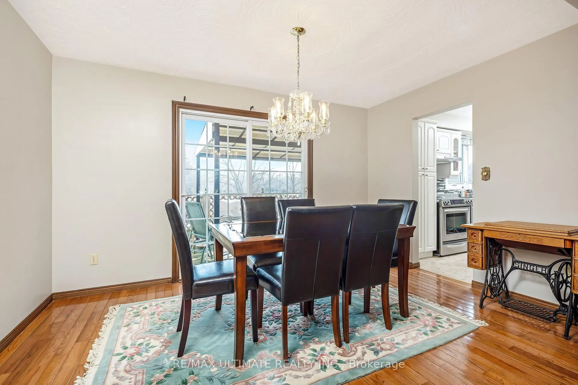 Photo 14 of 54 Debora Drive, Grimsby, Grimsby East — HOMEH