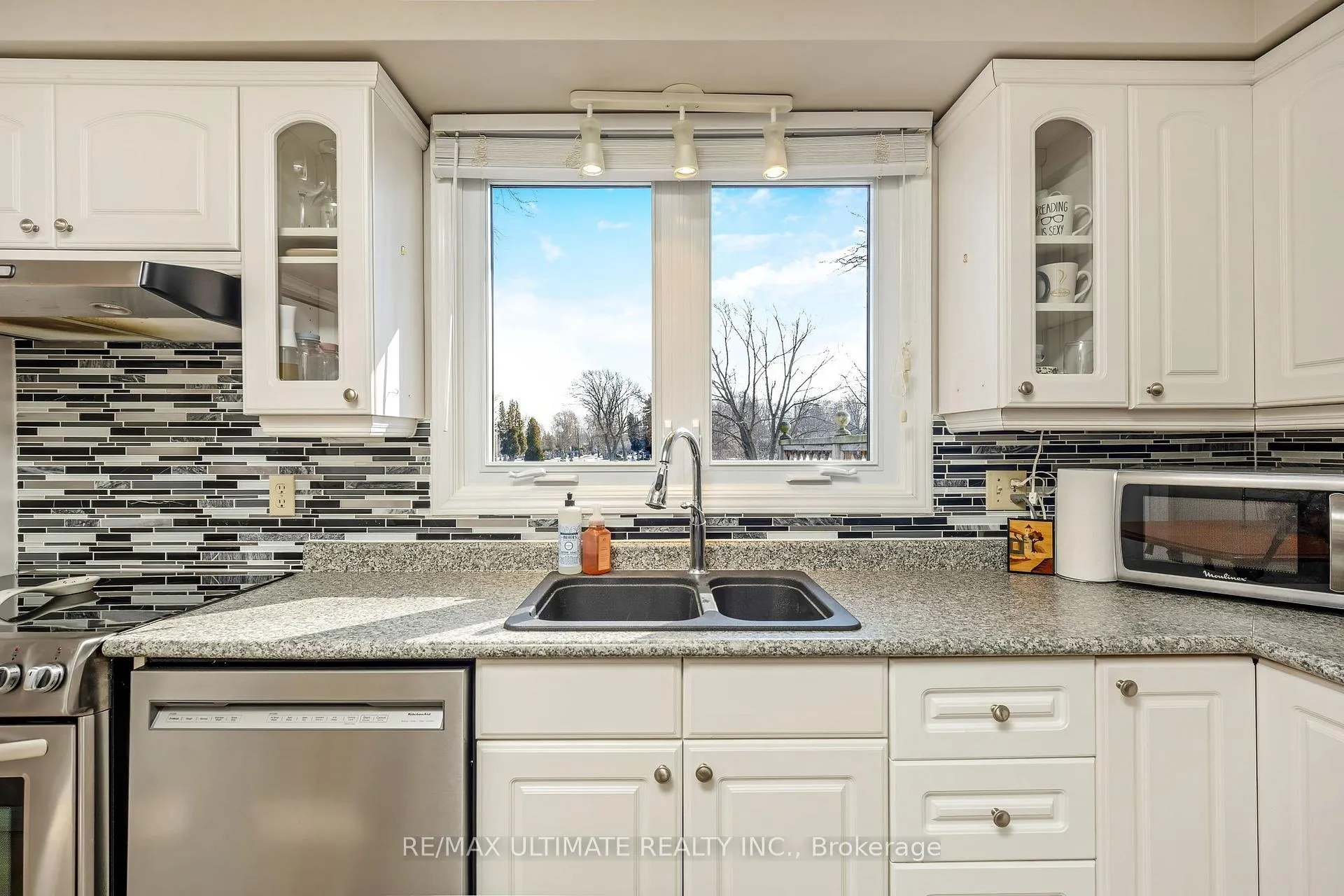 Photo 19 of 54 Debora Drive, Grimsby, Grimsby East — HOMEH
