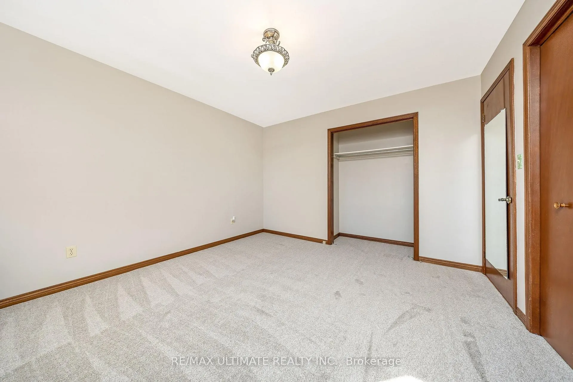 Photo 21 of 54 Debora Drive, Grimsby, Grimsby East — HOMEH