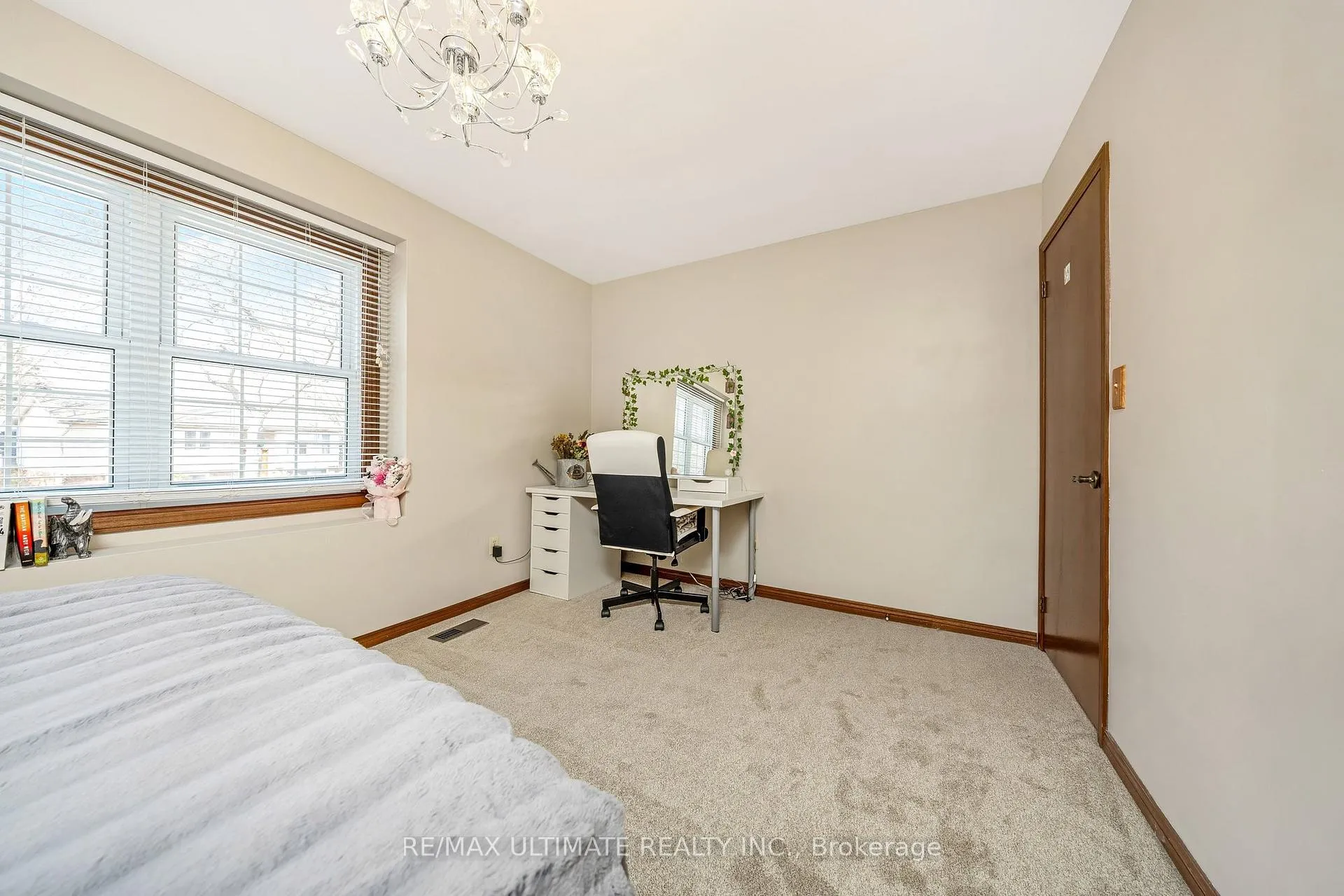 Photo 24 of 54 Debora Drive, Grimsby, Grimsby East — HOMEH