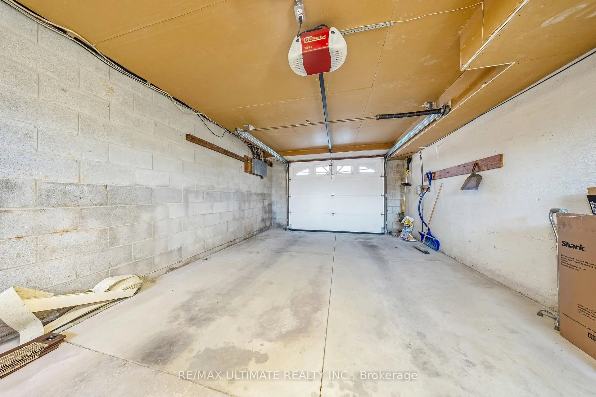 Photo 34 of 54 Debora Drive, Grimsby, Grimsby East — HOMEH
