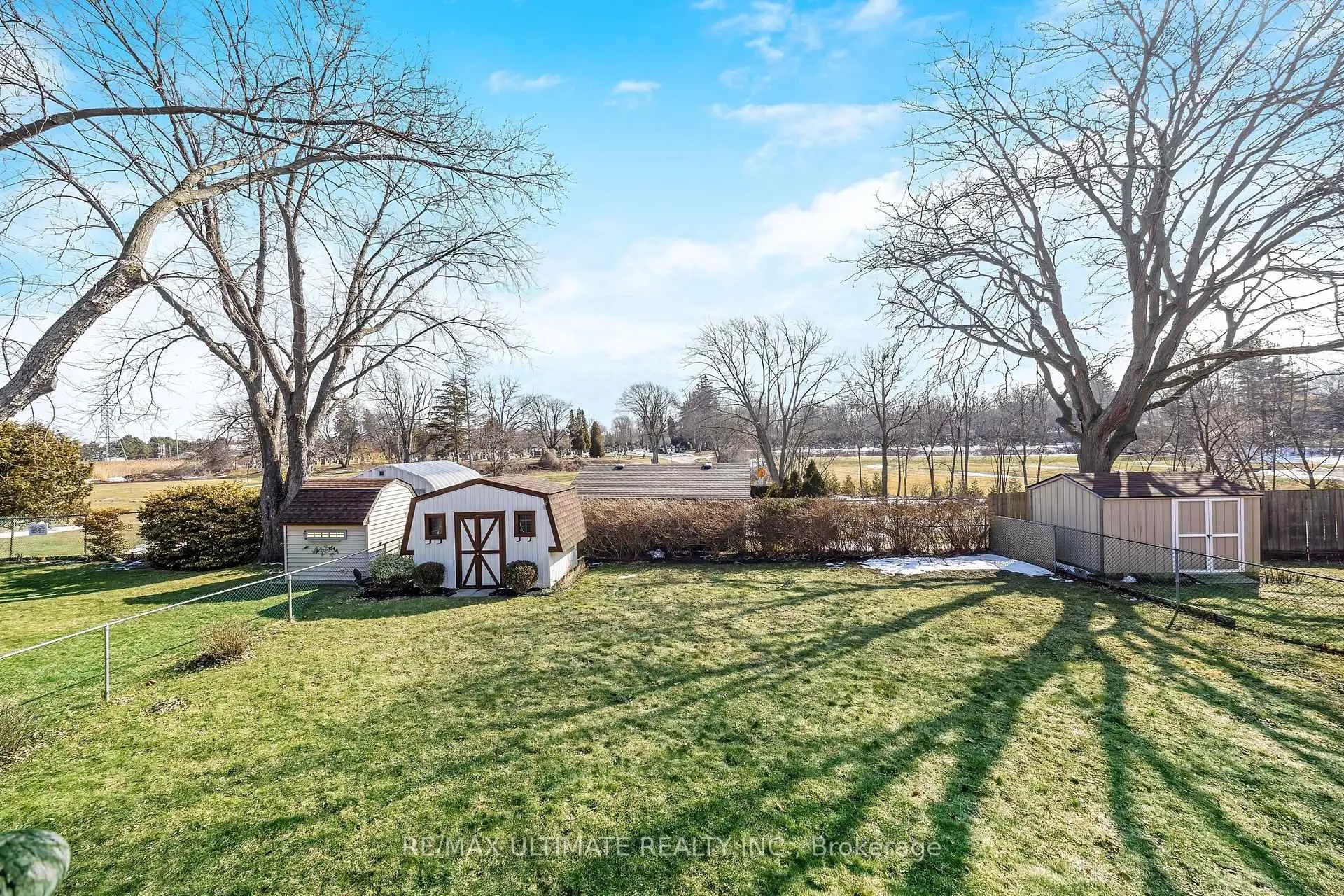 Photo 37 of 54 Debora Drive, Grimsby, Grimsby East — HOMEH