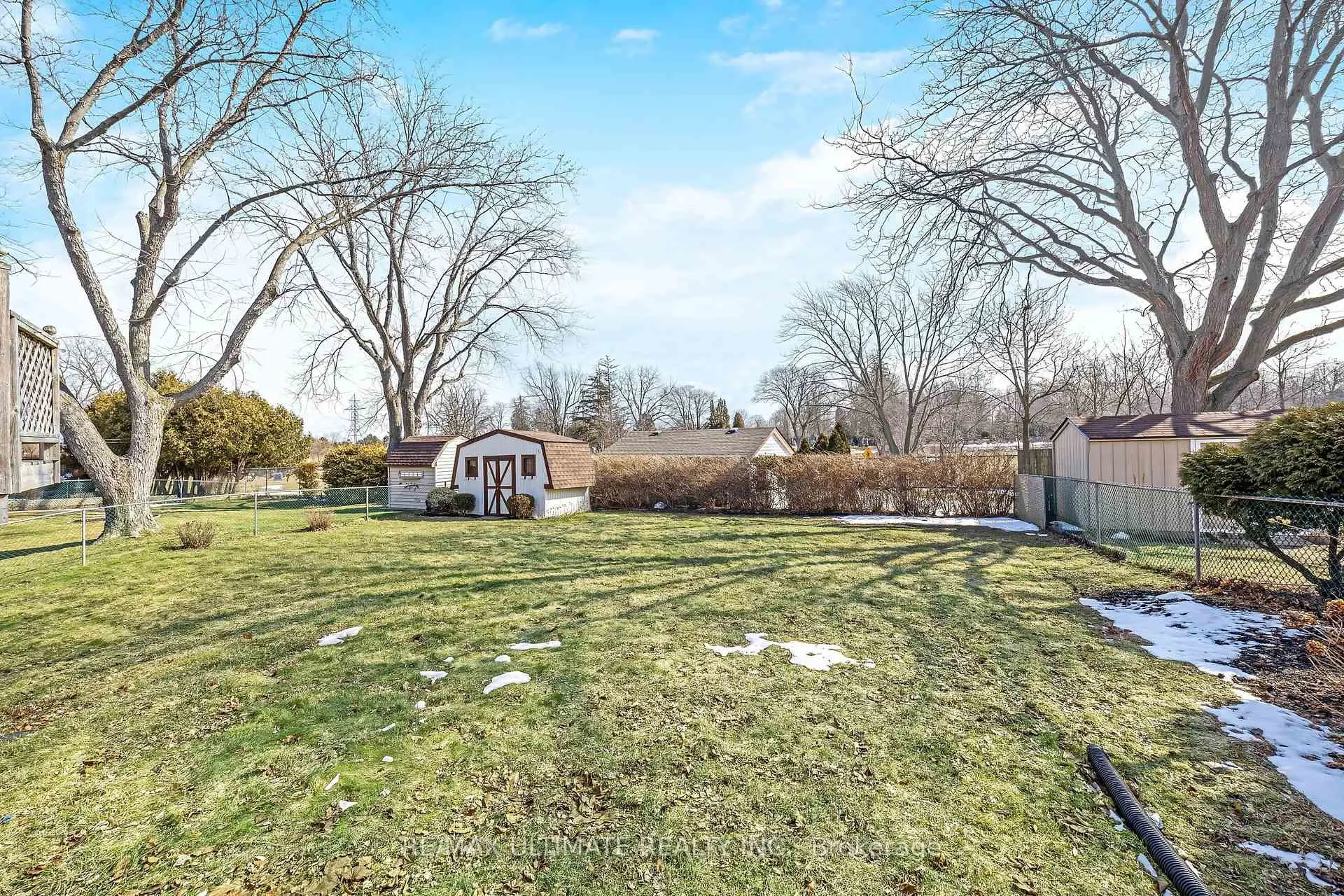 Photo 38 of 54 Debora Drive, Grimsby, Grimsby East — HOMEH