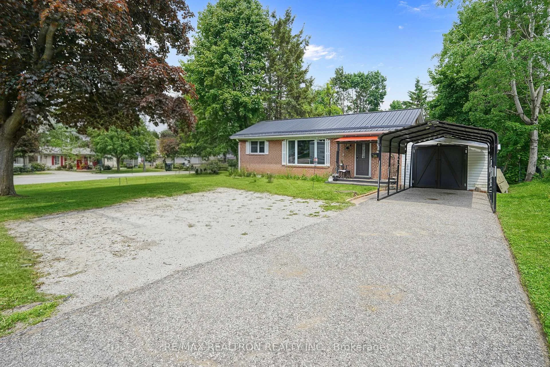 Photo 3 of 29 Quinn Avenue, Orillia — HOMEH