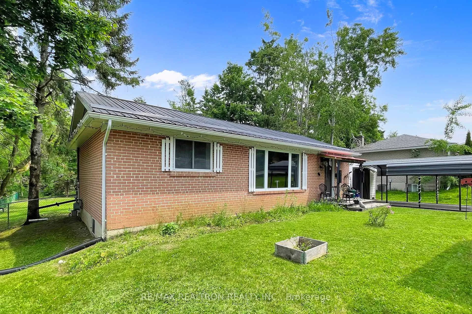 Photo 4 of 29 Quinn Avenue, Orillia — HOMEH