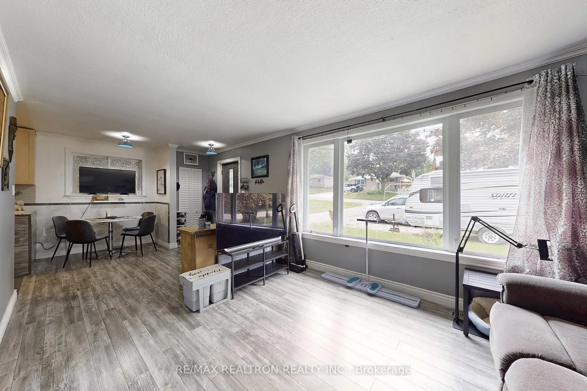 Photo 8 of 29 Quinn Avenue, Orillia — HOMEH