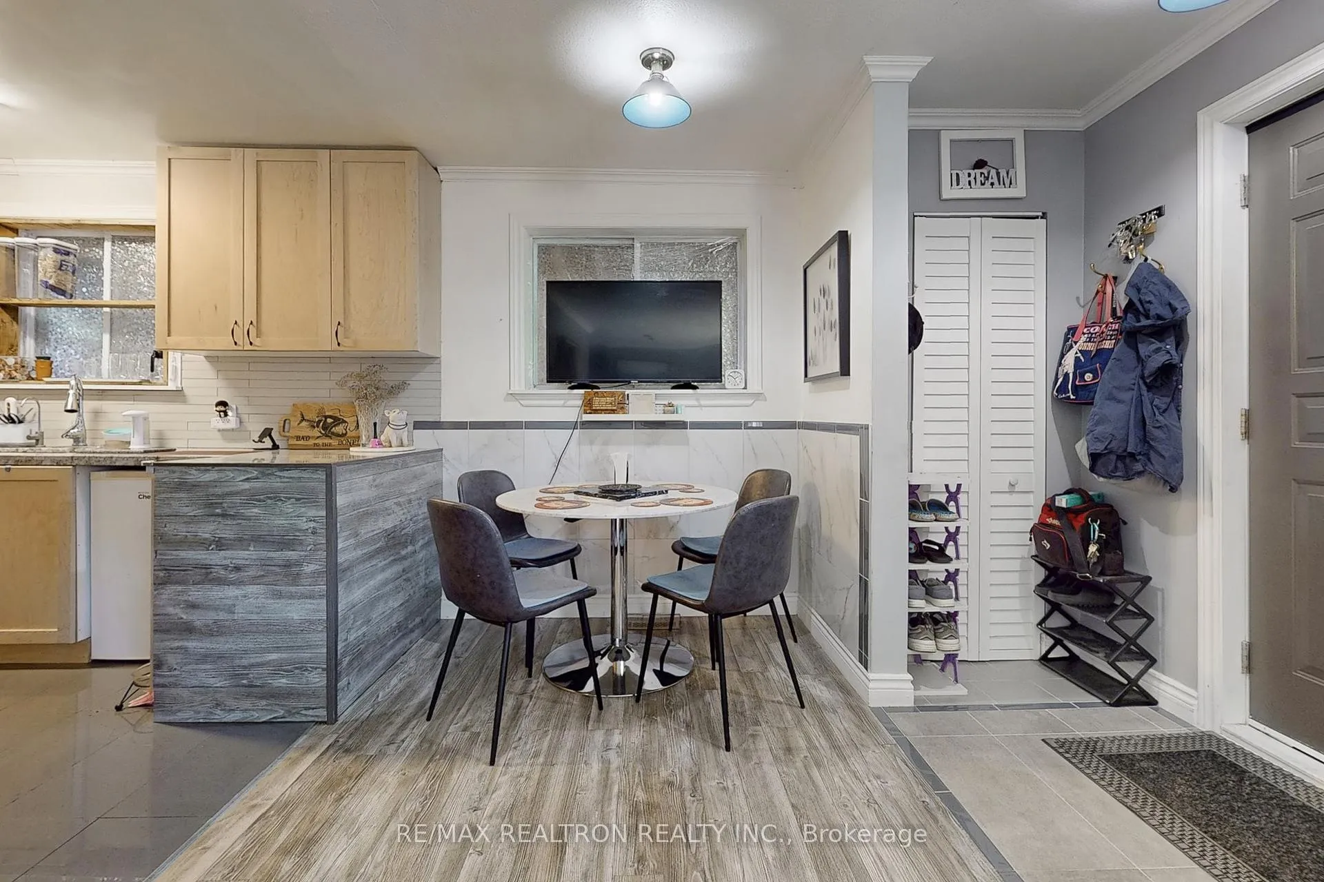 Photo 12 of 29 Quinn Avenue, Orillia — HOMEH