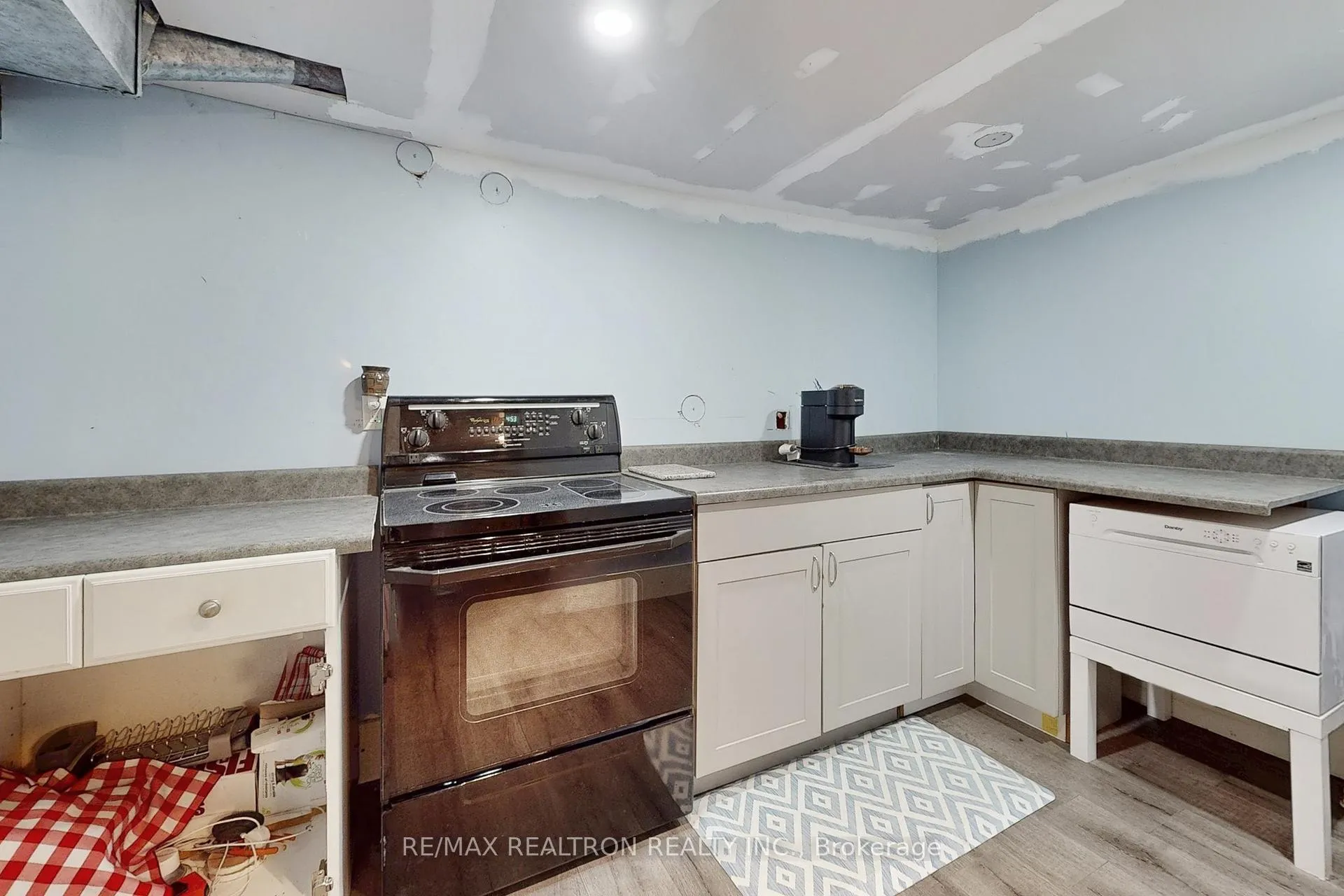 Photo 28 of 29 Quinn Avenue, Orillia — HOMEH