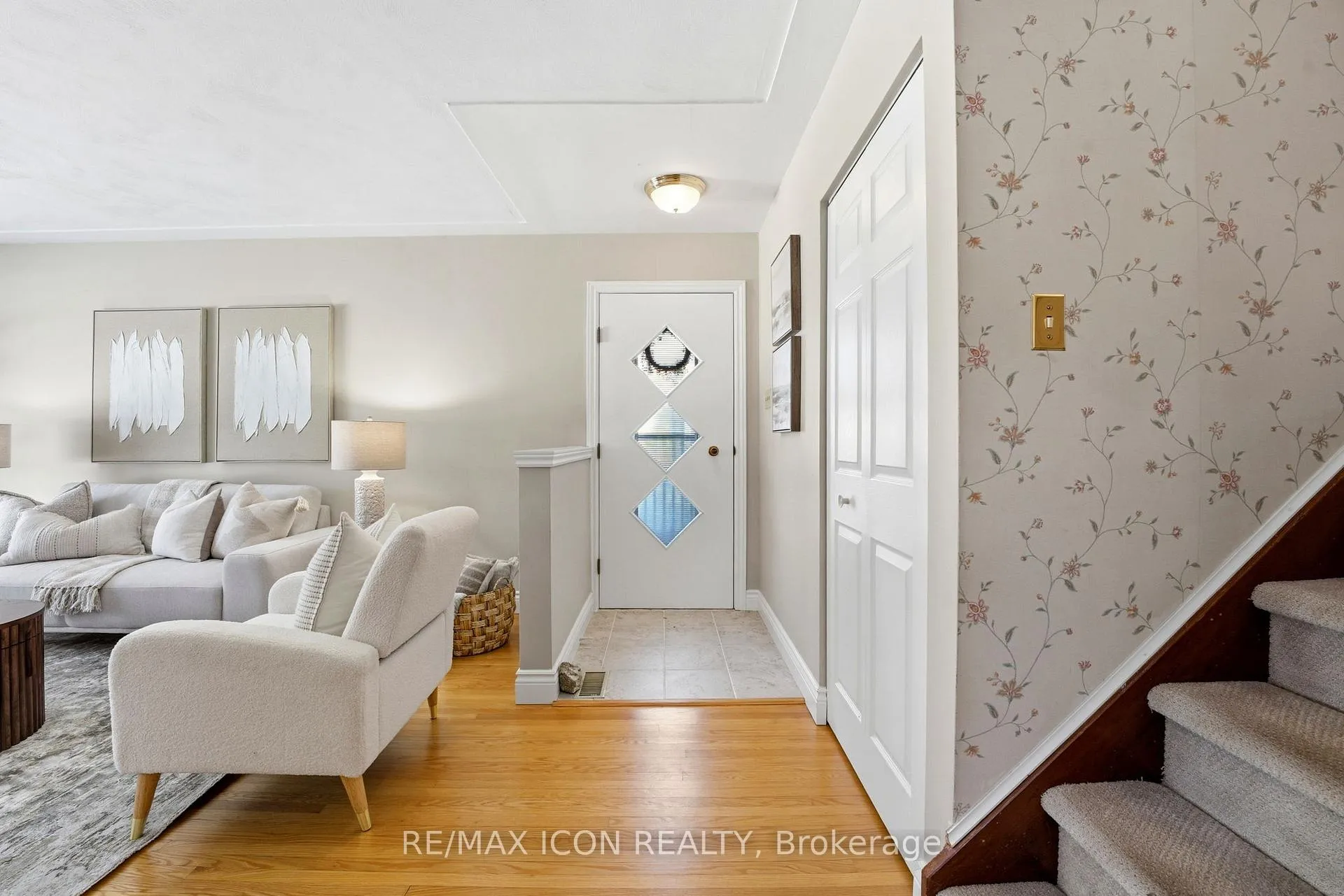 Photo 3 of 54 Duncairn Avenue, Kitchener — HOMEH