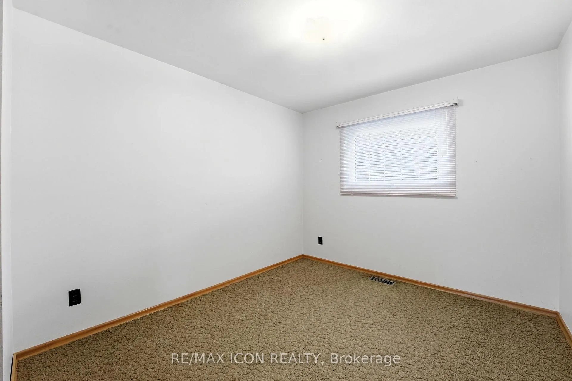Photo 14 of 54 Duncairn Avenue, Kitchener — HOMEH