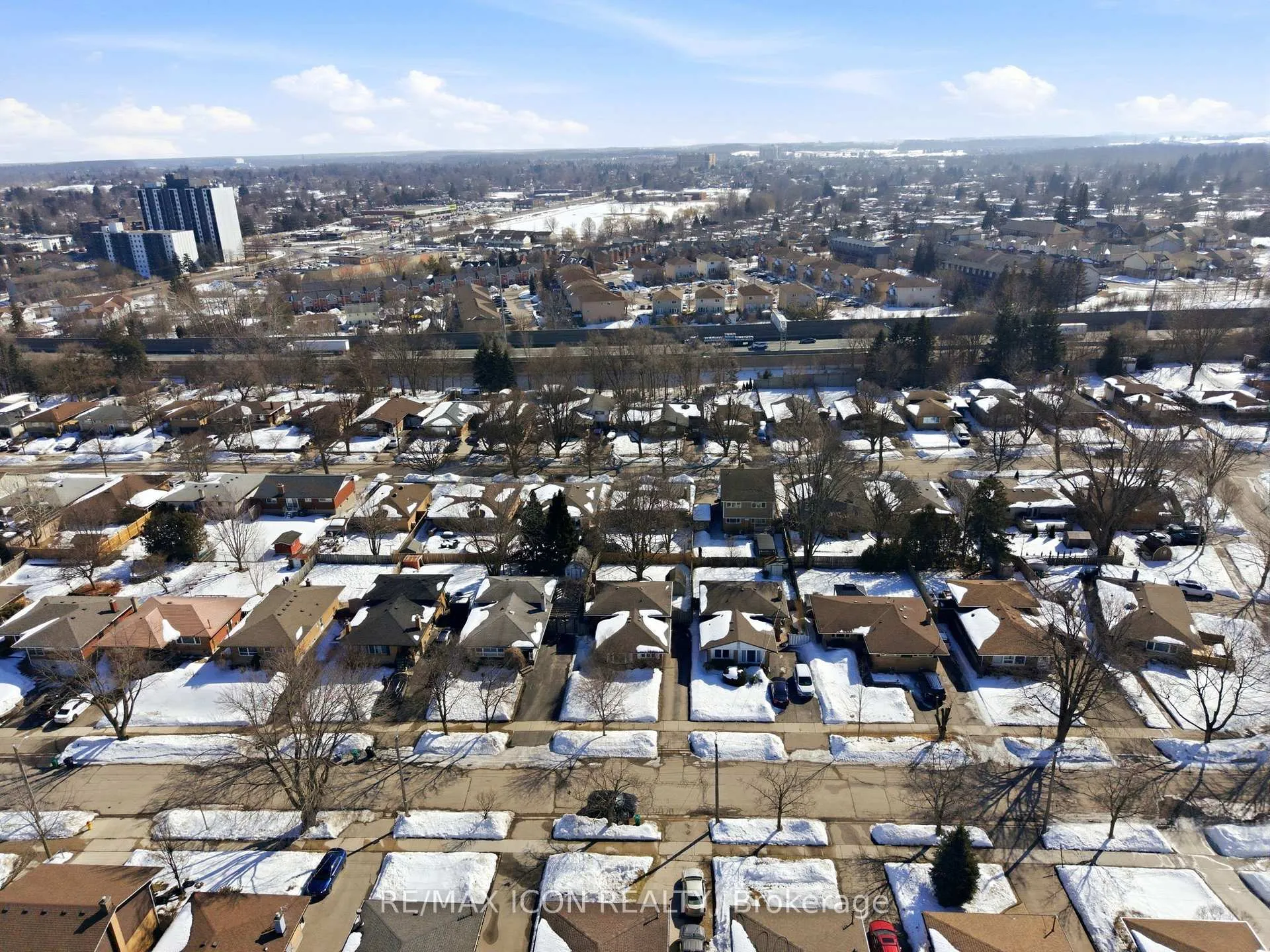Photo 30 of 54 Duncairn Avenue, Kitchener — HOMEH