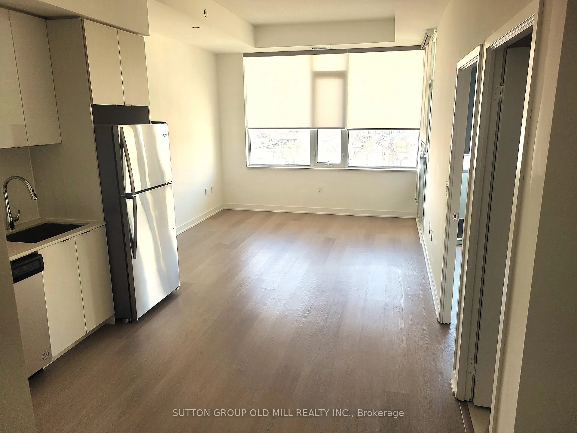 Photo 3 of Unit 806, 859 The Queensway, Etobicoke, Stonegate-Queensway — HOMEH