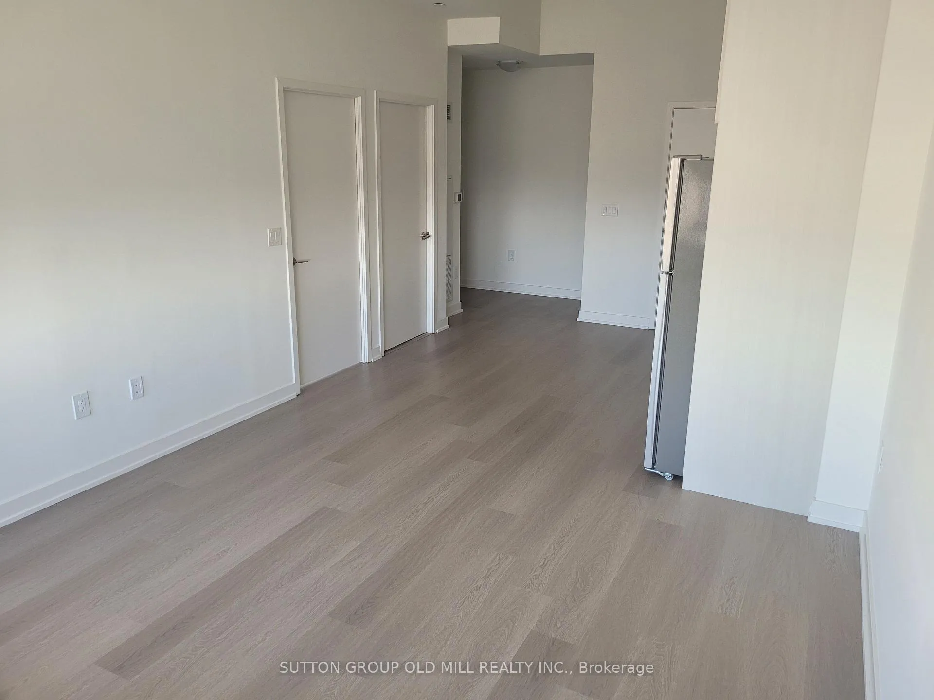 Photo 5 of Unit 806, 859 The Queensway, Etobicoke, Stonegate-Queensway — HOMEH