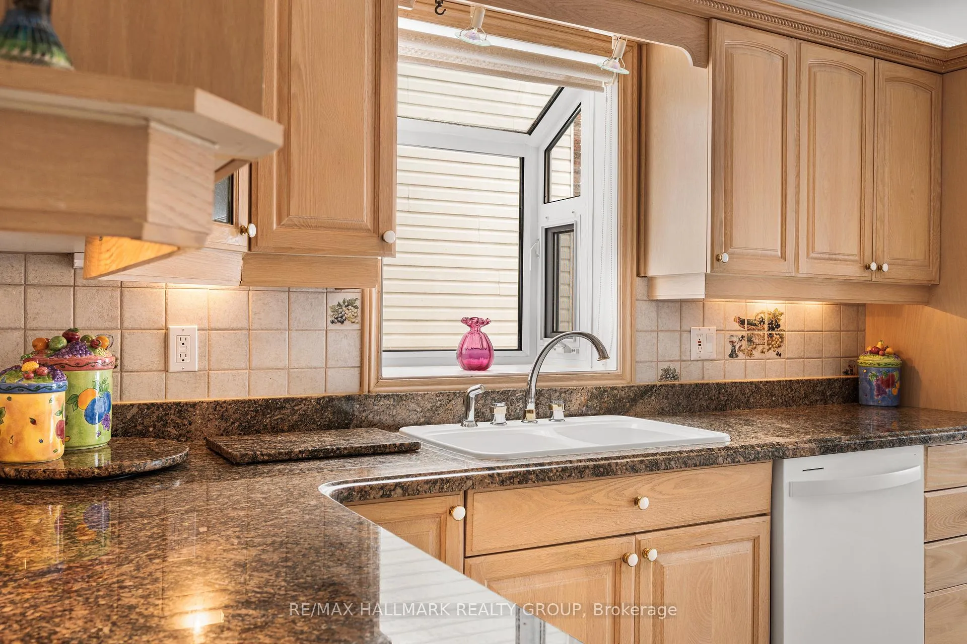 Photo 10 of 1177 St Moritz Crescent N, Ottawa, Convent Glen North — HOMEH